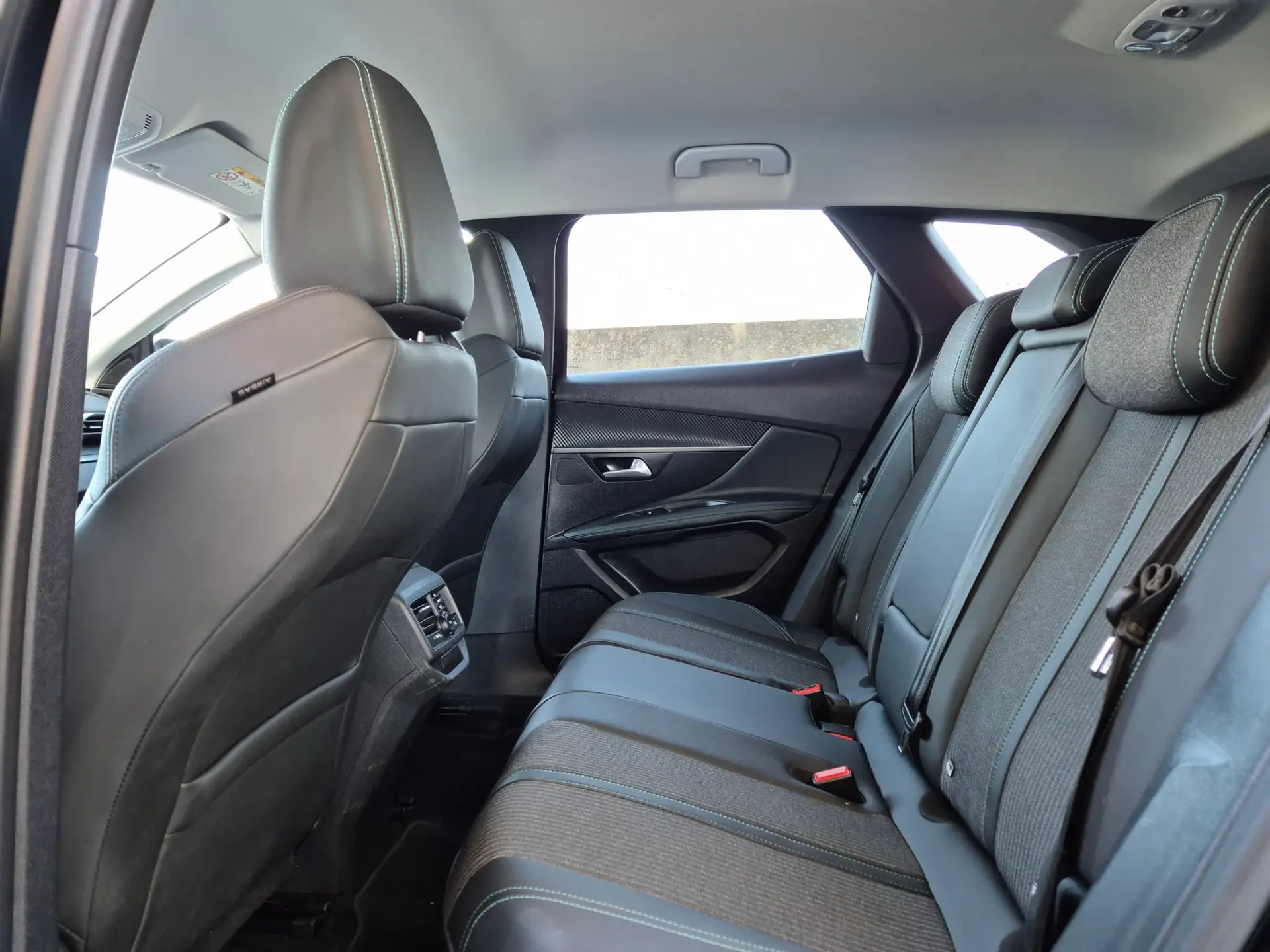 Peugeot 3008 1.5 BlueHDi Allure 14