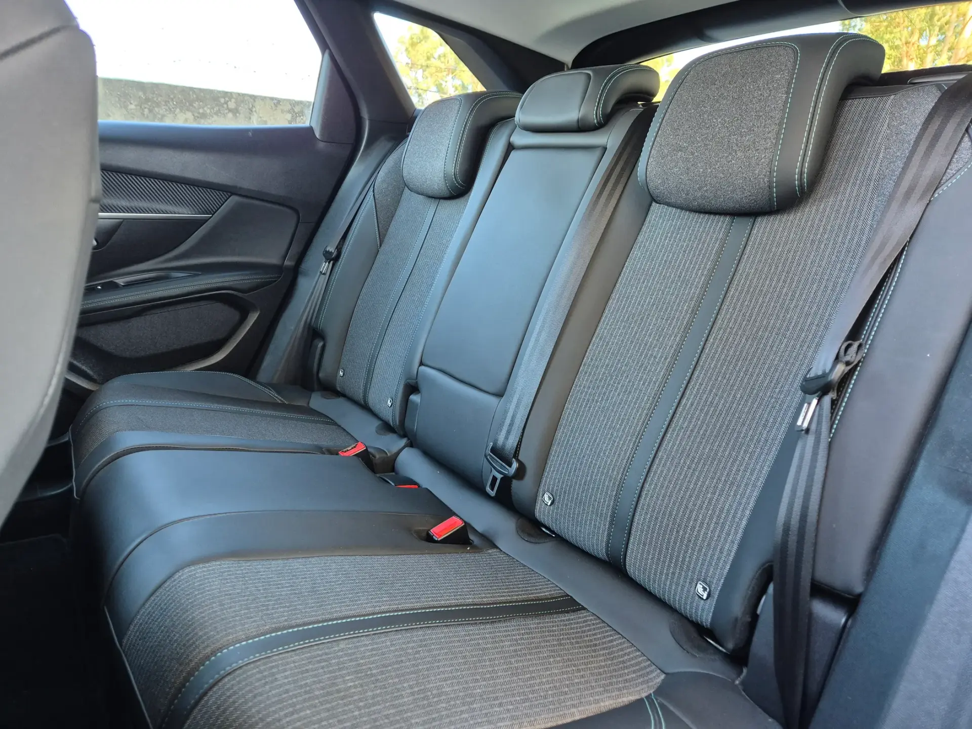 Peugeot 3008 1.5 BlueHDi Allure 15