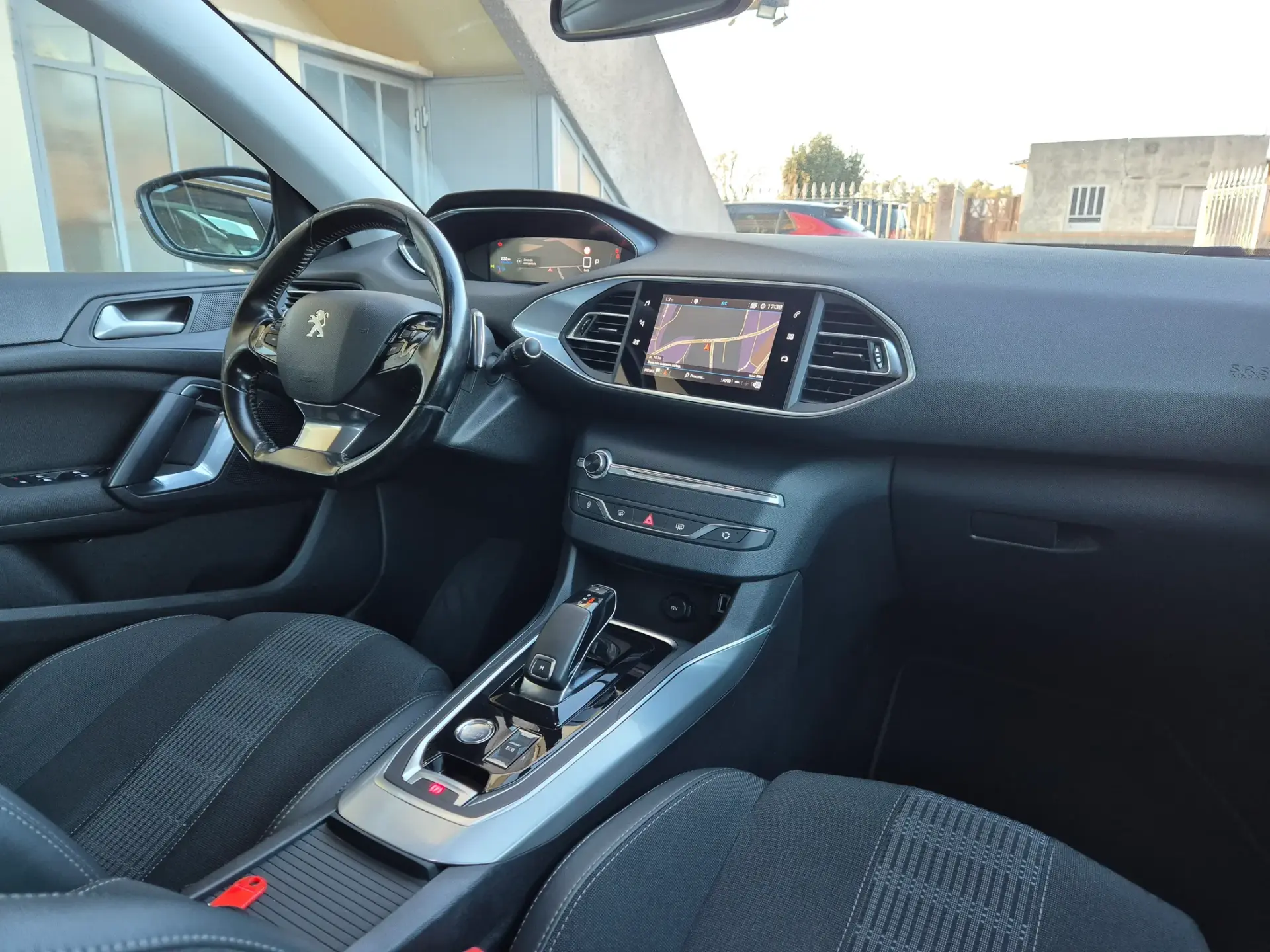 Peugeot 308 SW 1.5 BlueHDi Allure EAT8 18