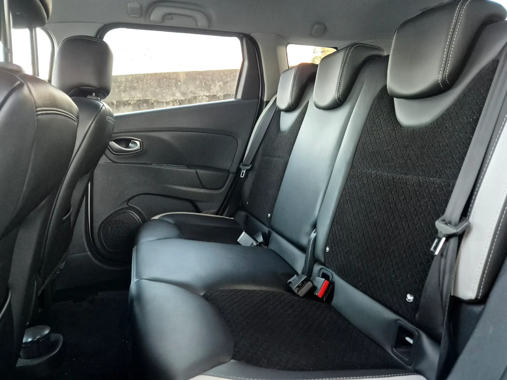 Renault Clio Sport Tourer (Energy) dCi 90 EDC Bose Edition 11
