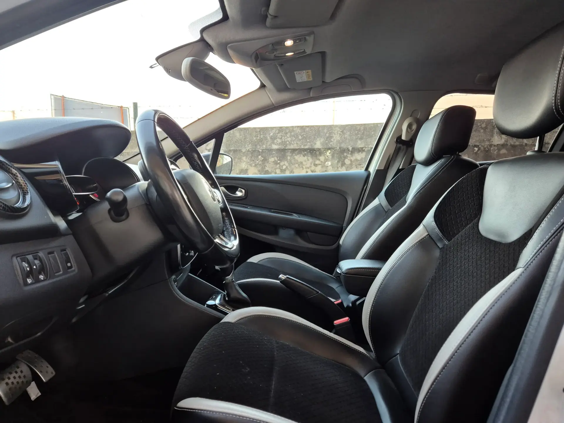 Renault Clio Sport Tourer (Energy) dCi 90 EDC Bose Edition 12