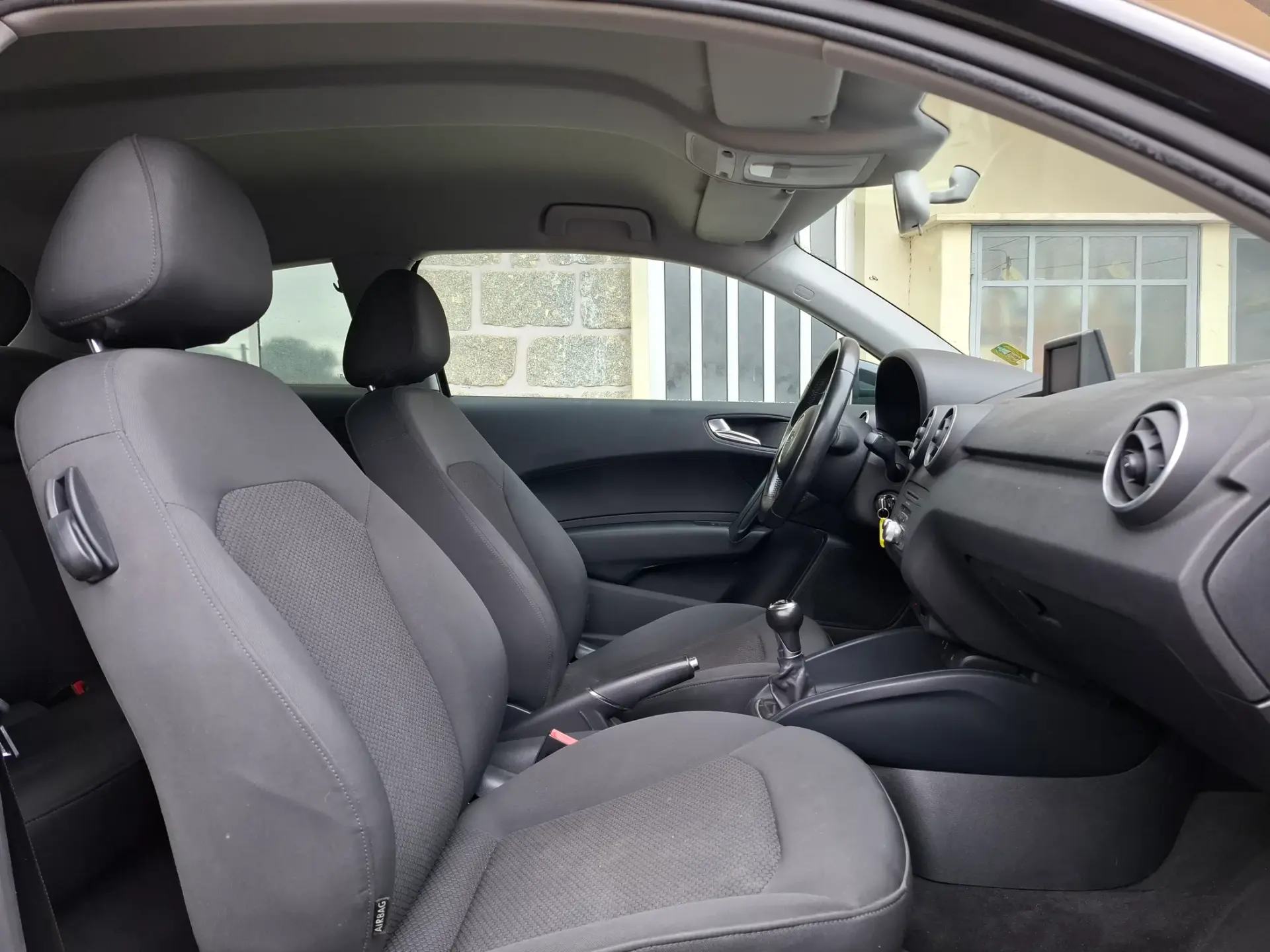 Audi A1 1.6 TDi Attraction 8