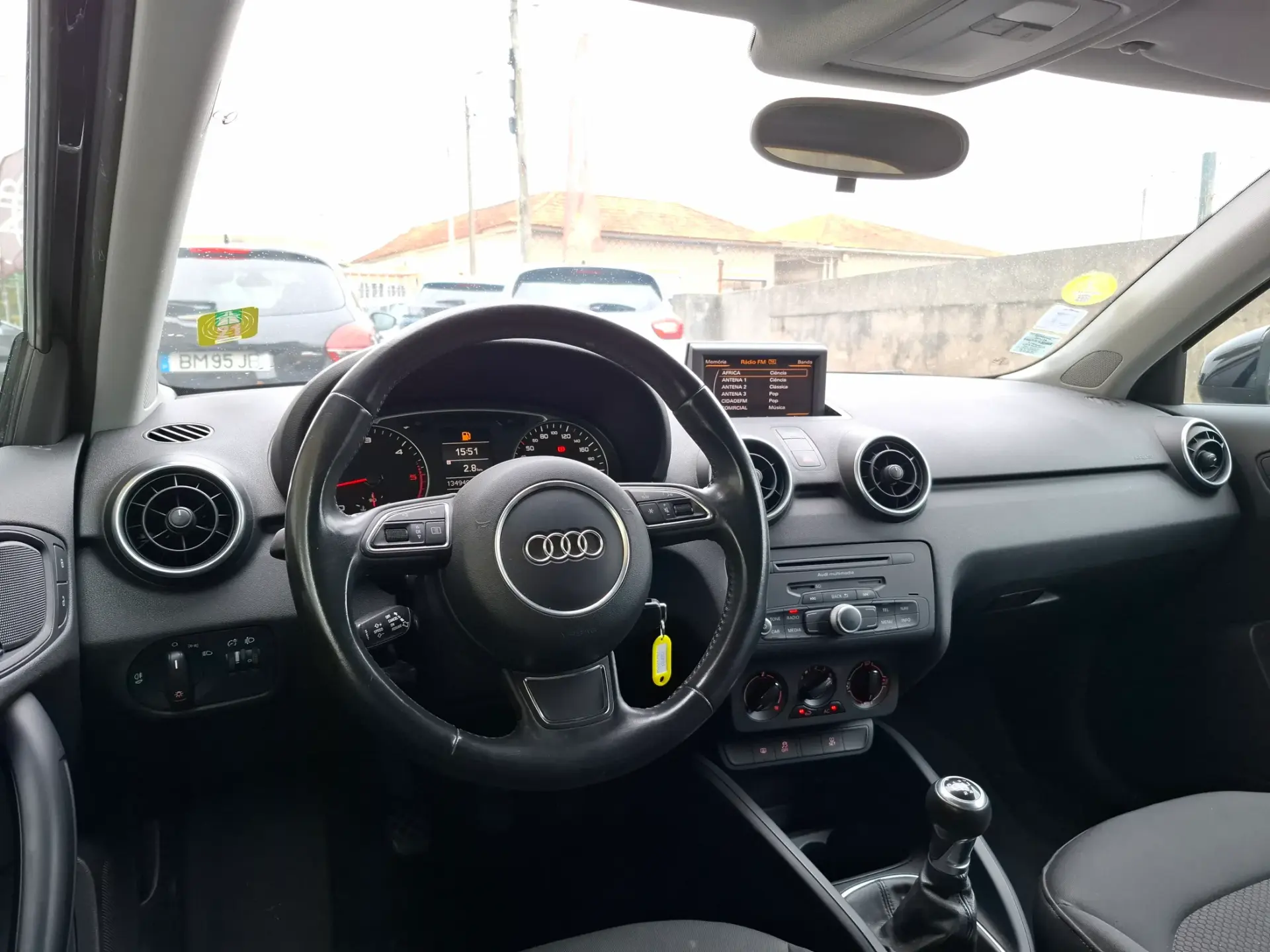 Audi A1 1.6 TDi Attraction 12