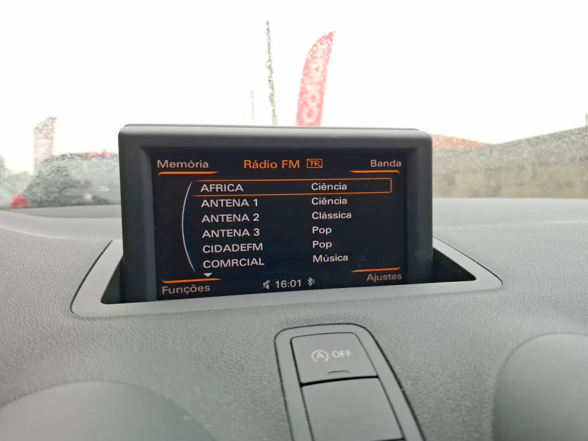 Audi A1 1.6 TDi Attraction 19