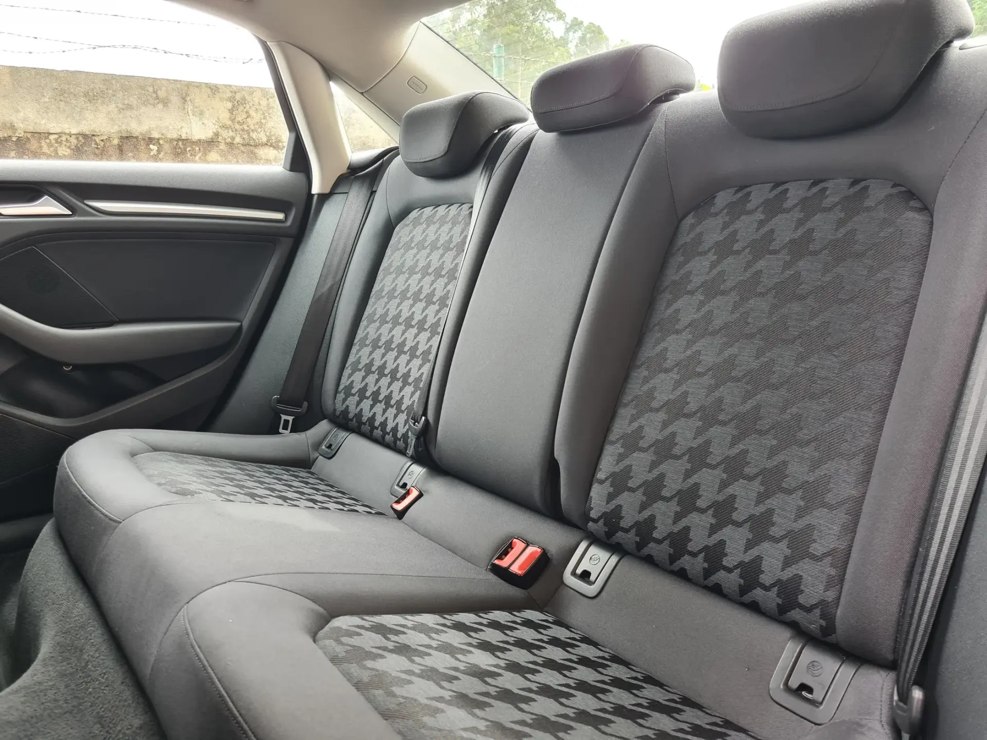 Audi A3 Limousine 1.6 TDI S-line 14