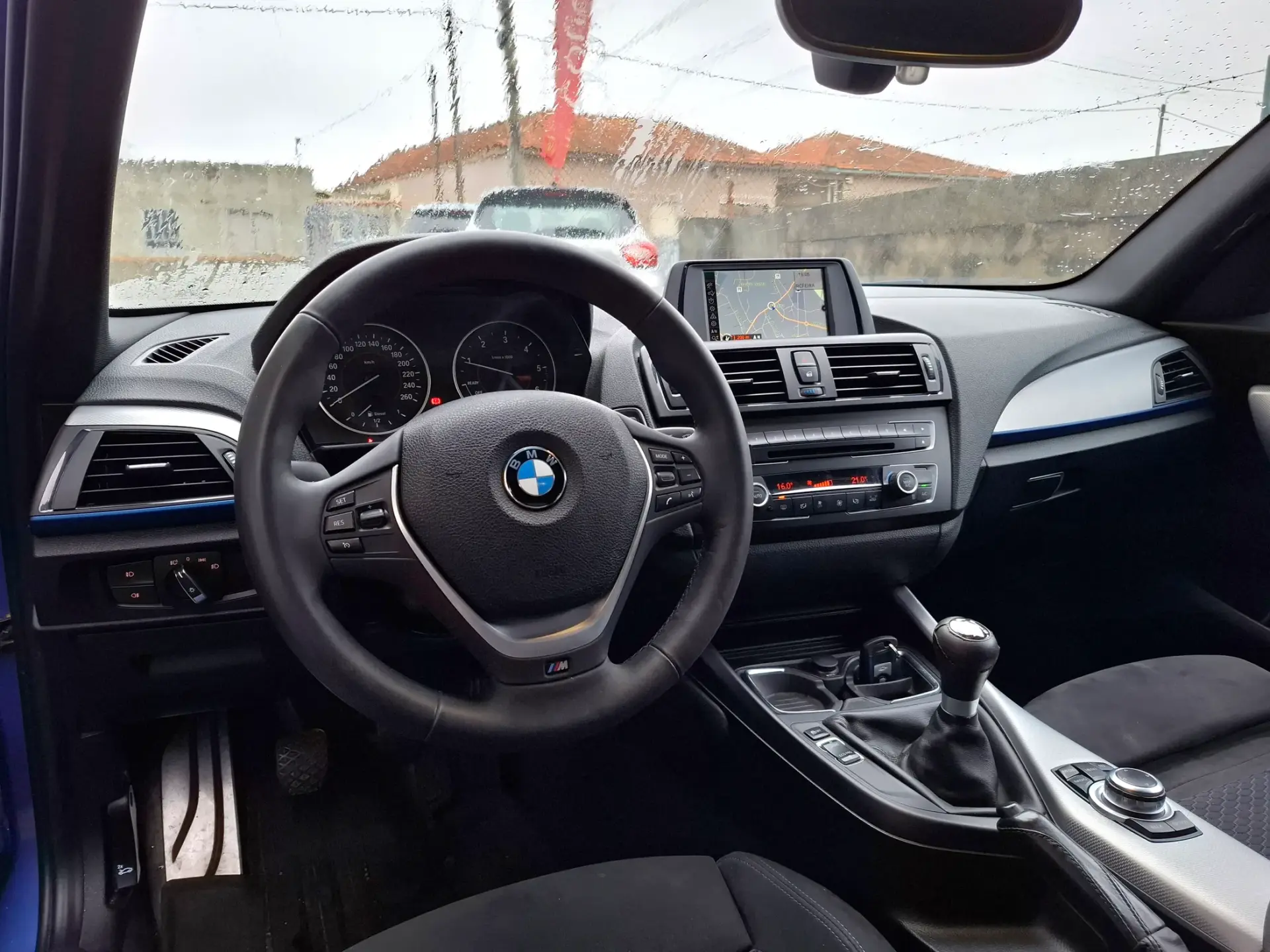 BMW 118 d Pack M 15