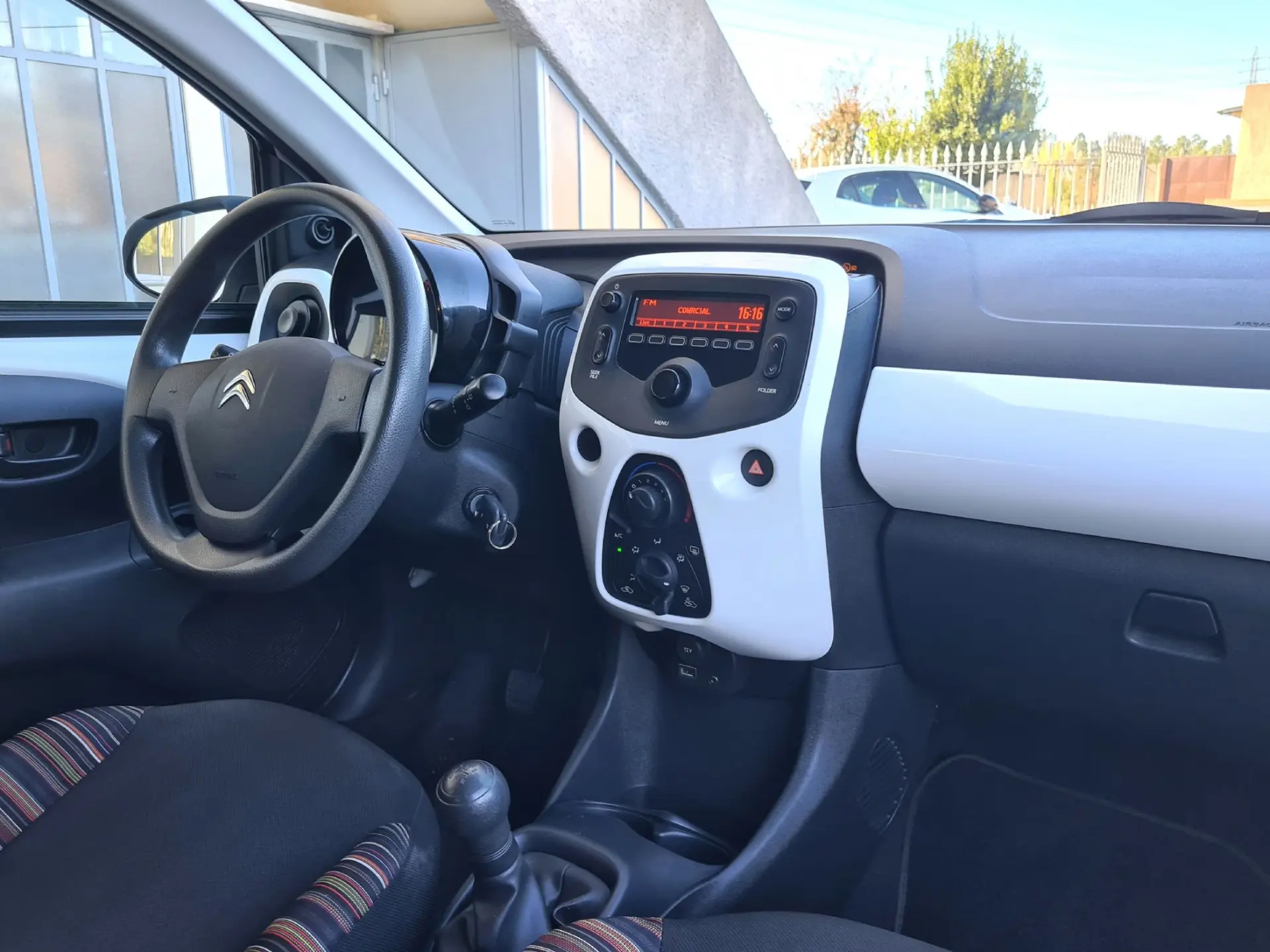 Citroen C1 1.0 VTi Feel 13