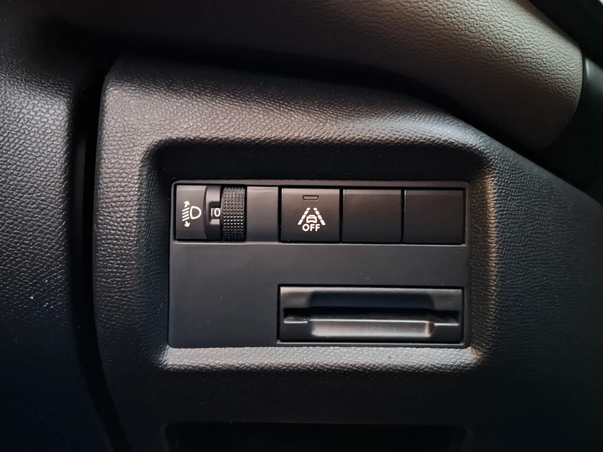 Citroen C5 Aircross 1.5 BlueHDi Shine 28