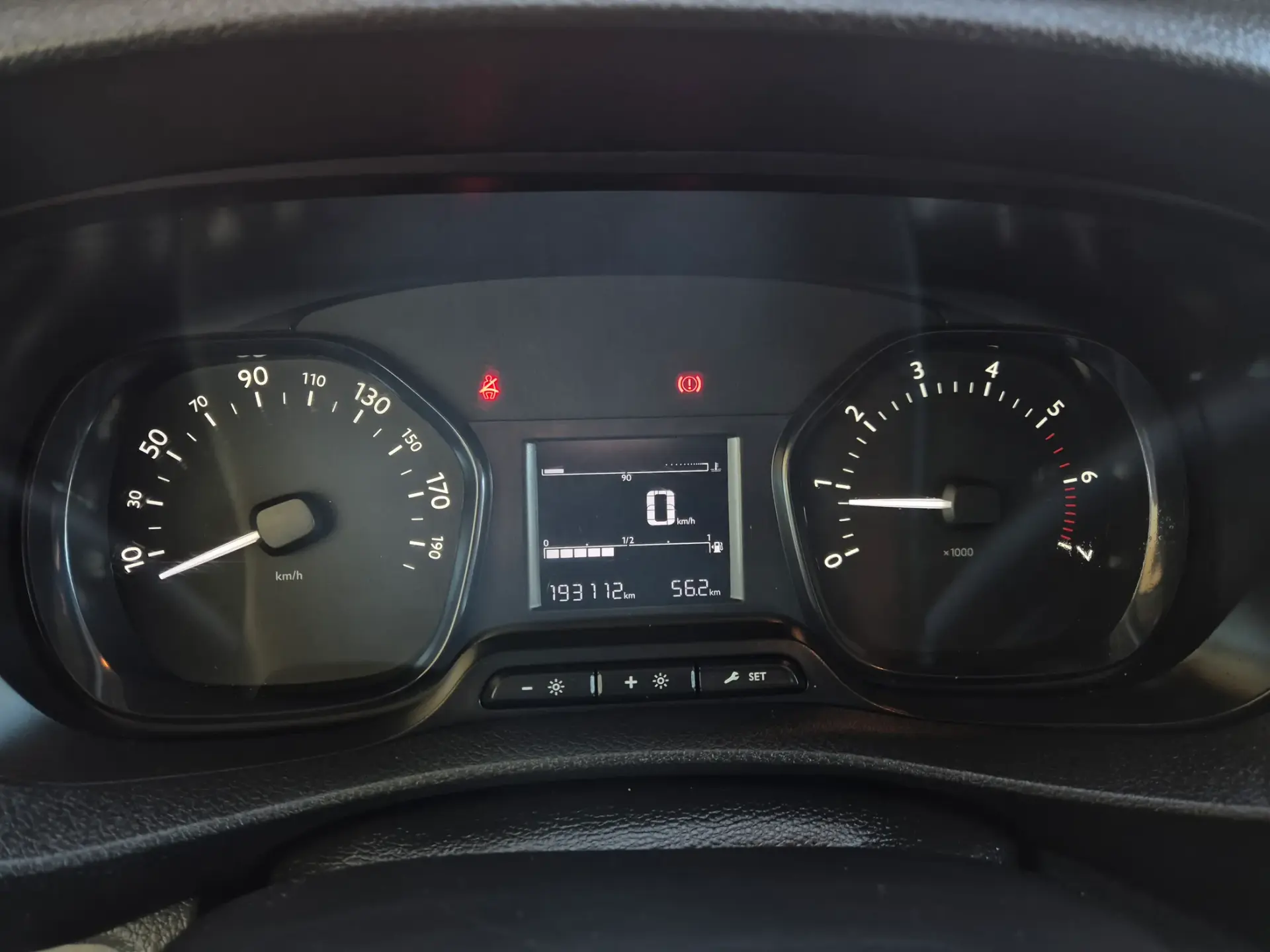 Citroen Jumpy 1.6 BlueHDi M 23
