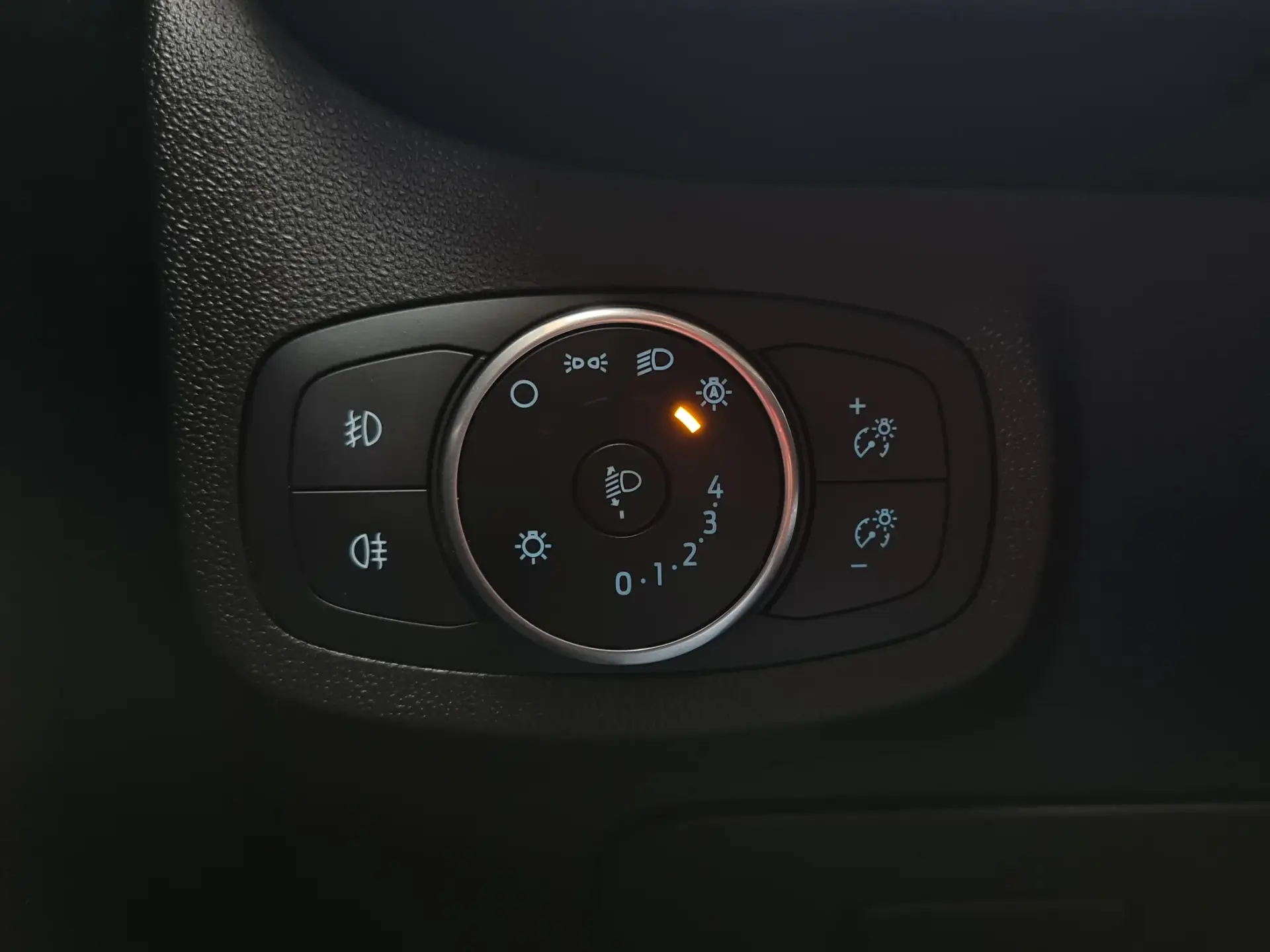 Ford Fiesta 1.1 S&S COOL&CONNECT 28