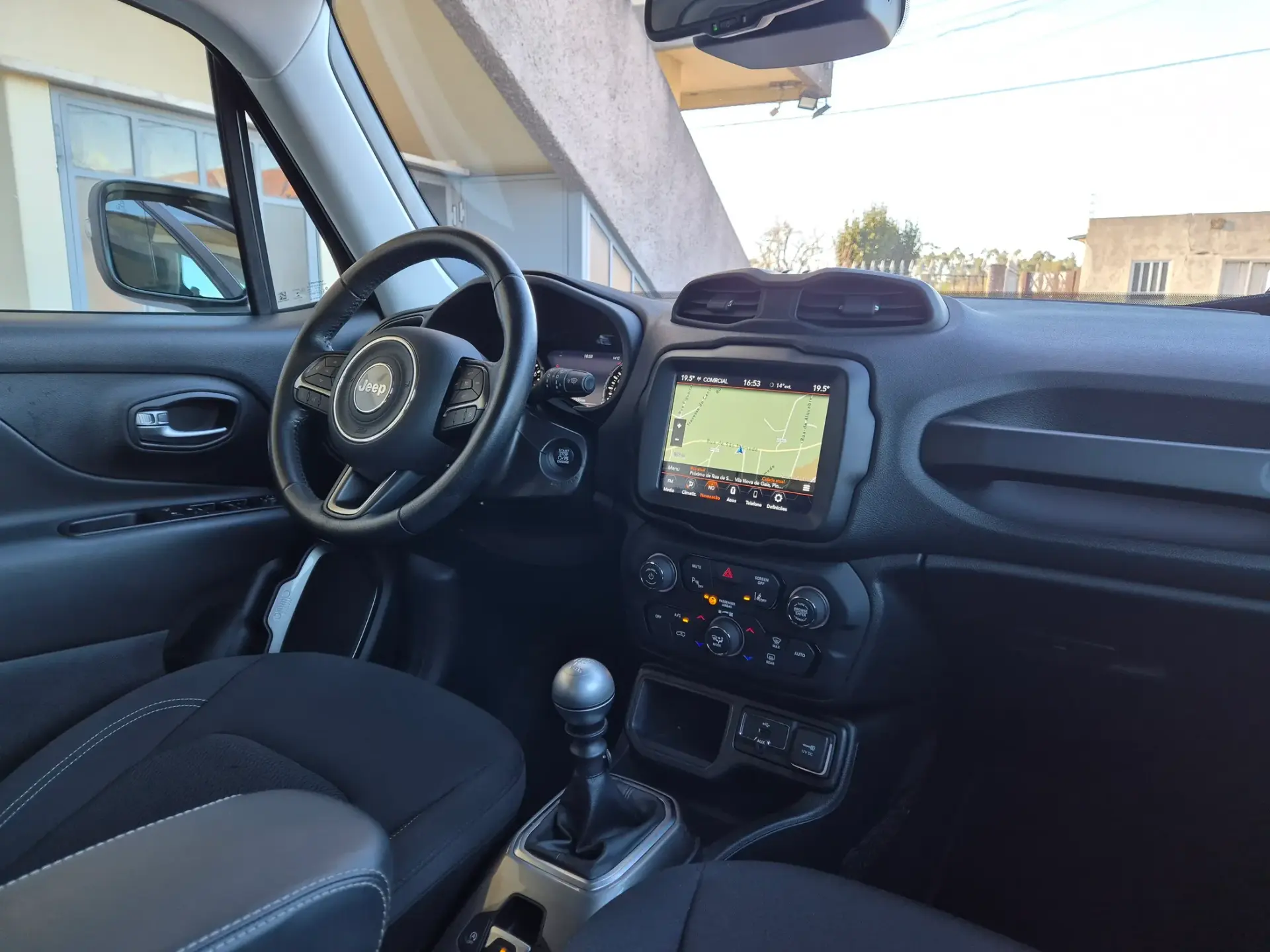 Jeep Renegade 1.0 T Limited 19