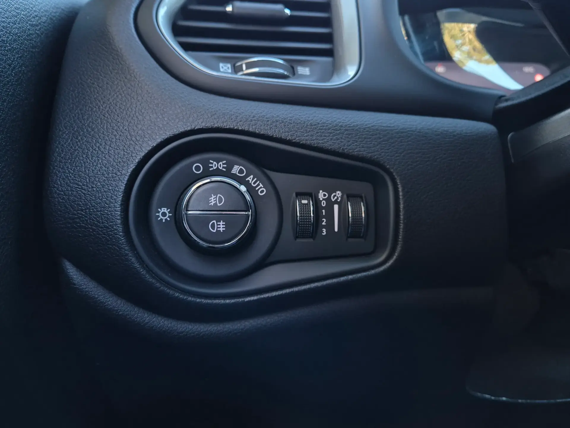 Jeep Renegade 1.0 T Limited 33