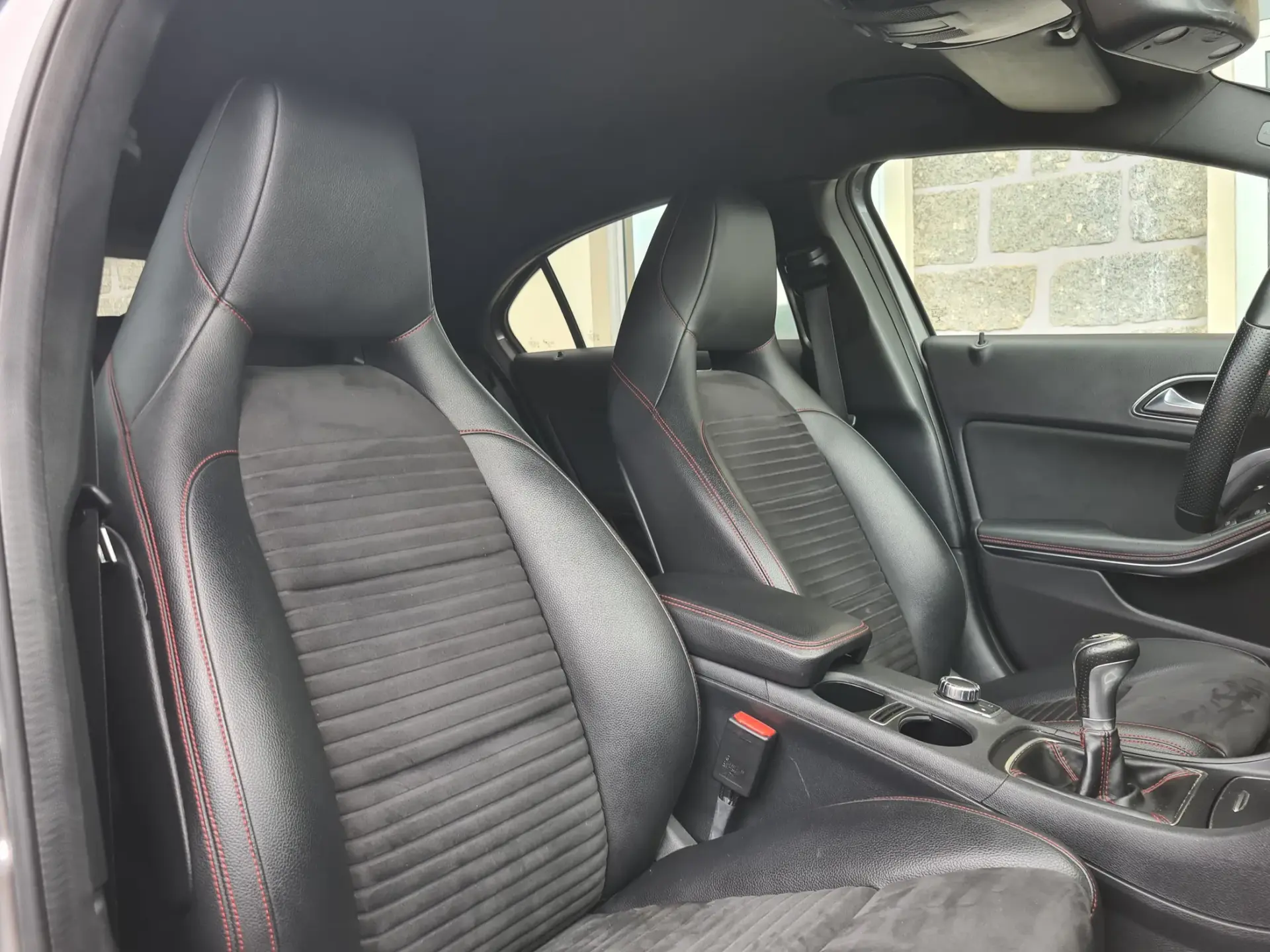 Mercedes-Benz A 180 d AMG Line 11
