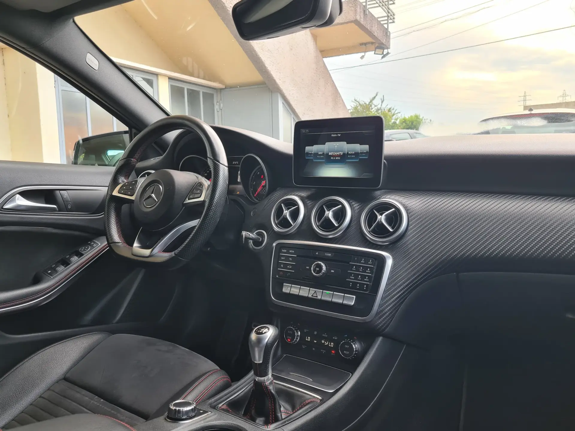 Mercedes-Benz A 180 d AMG Line 15