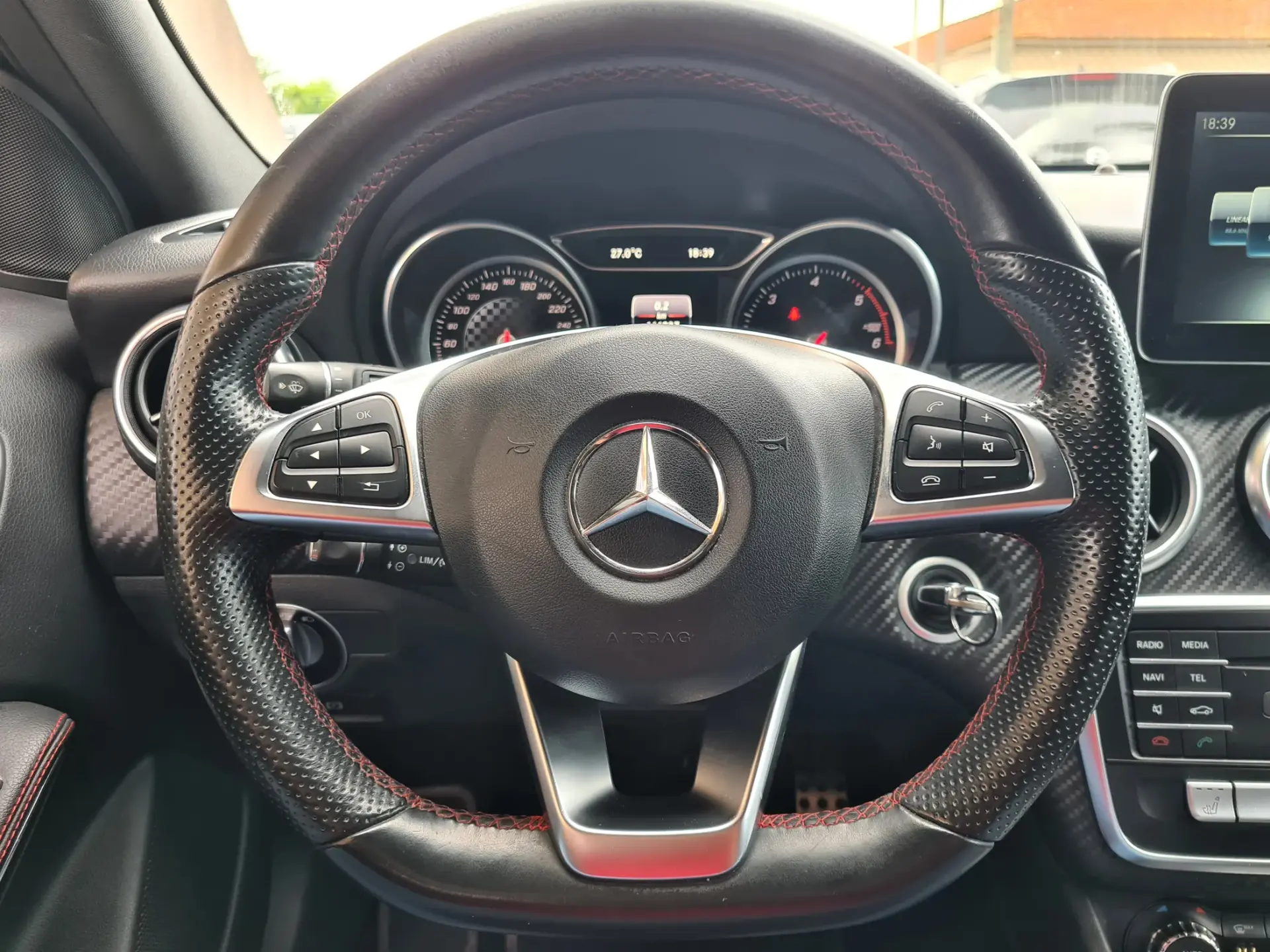 Mercedes-Benz A 180 d AMG Line 16