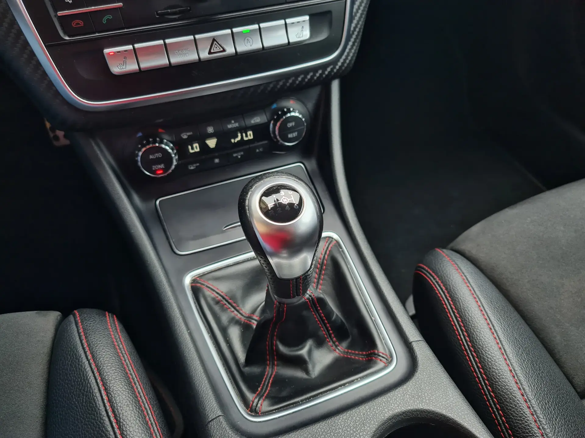 Mercedes-Benz A 180 d AMG Line 24