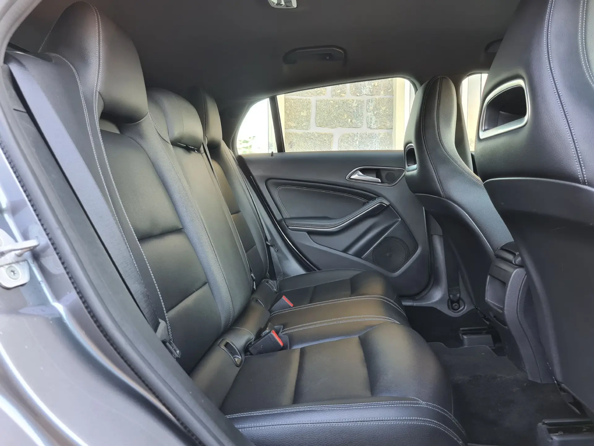 Mercedes-Benz CLA 180 d Shooting Brake 14