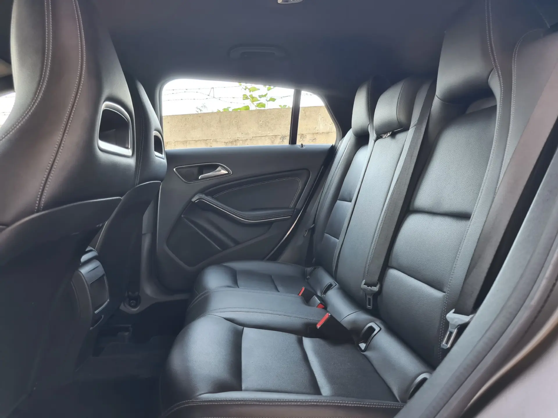 Mercedes-Benz CLA 180 d Shooting Brake 18