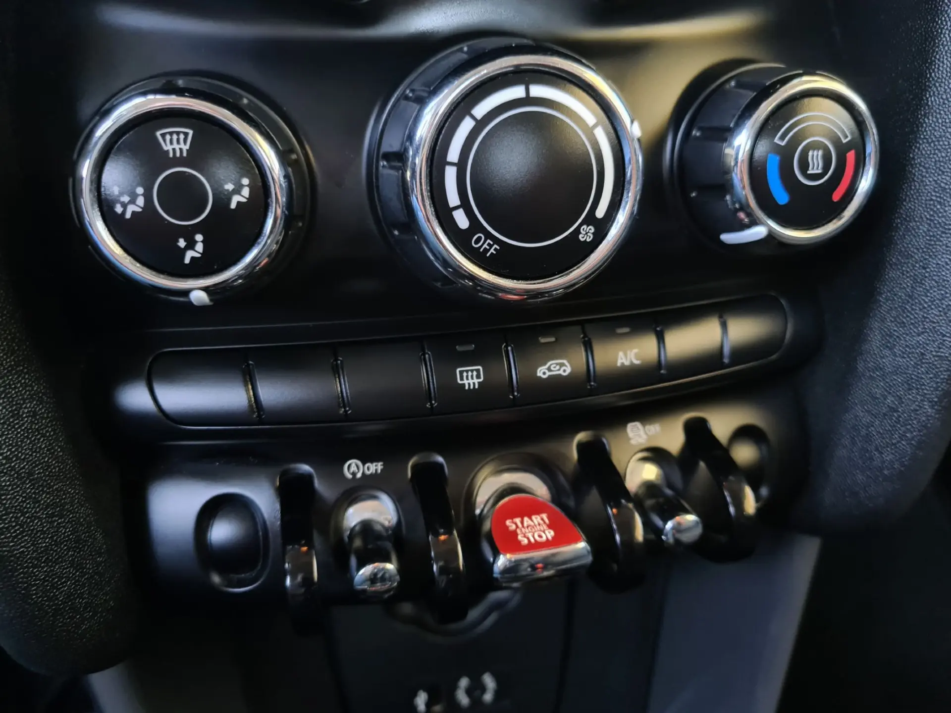 MINI 3 Portas One D 25