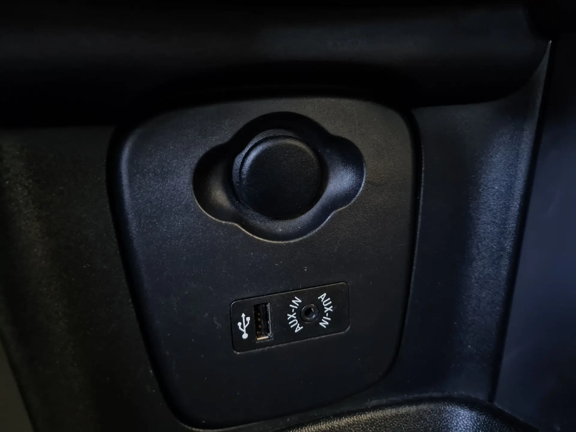 MINI 3 Portas One D 28