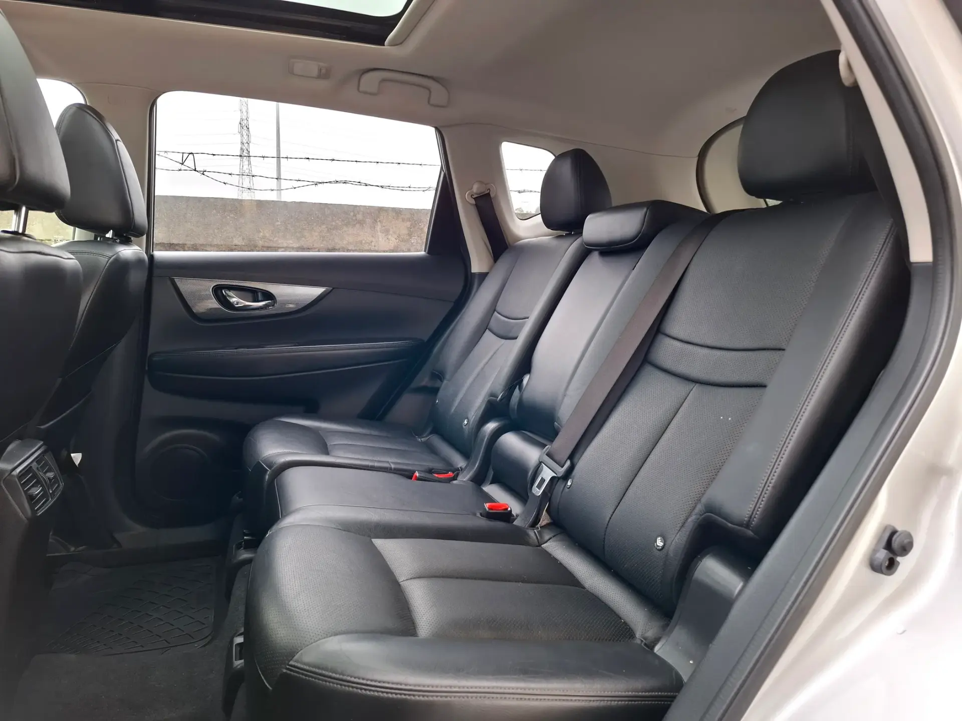 Nissan X-Trail 1.6 dCi Xtronic Tekna 17