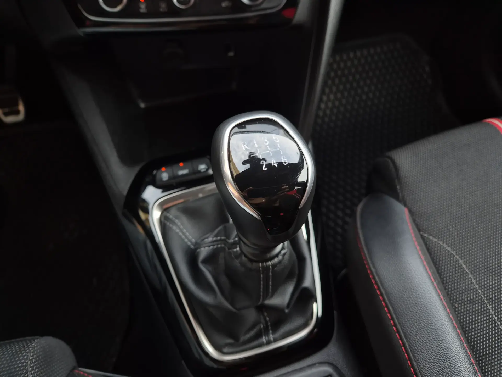 Opel Corsa 1.2 T GS 26