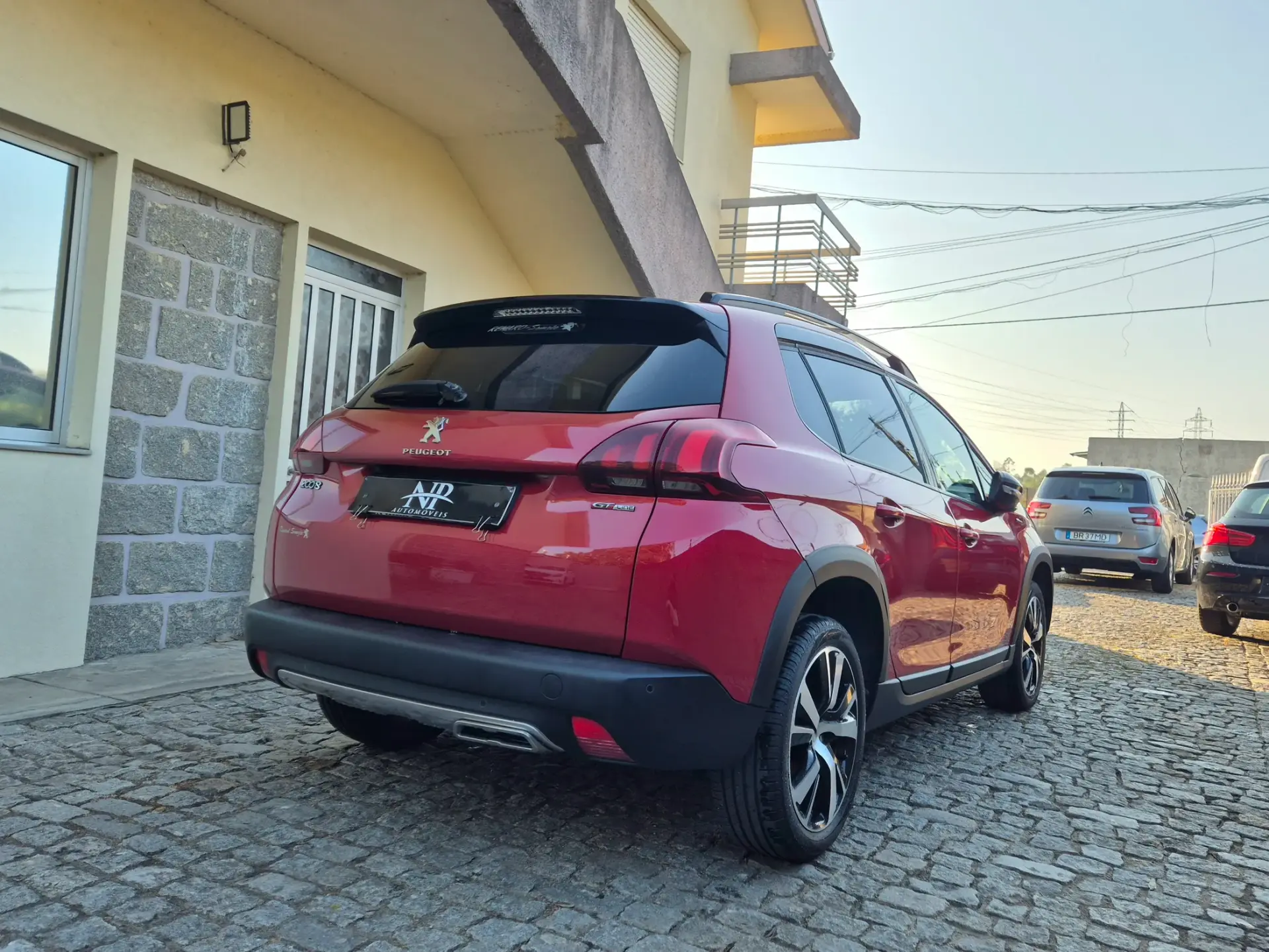 Peugeot 2008 Outro 4