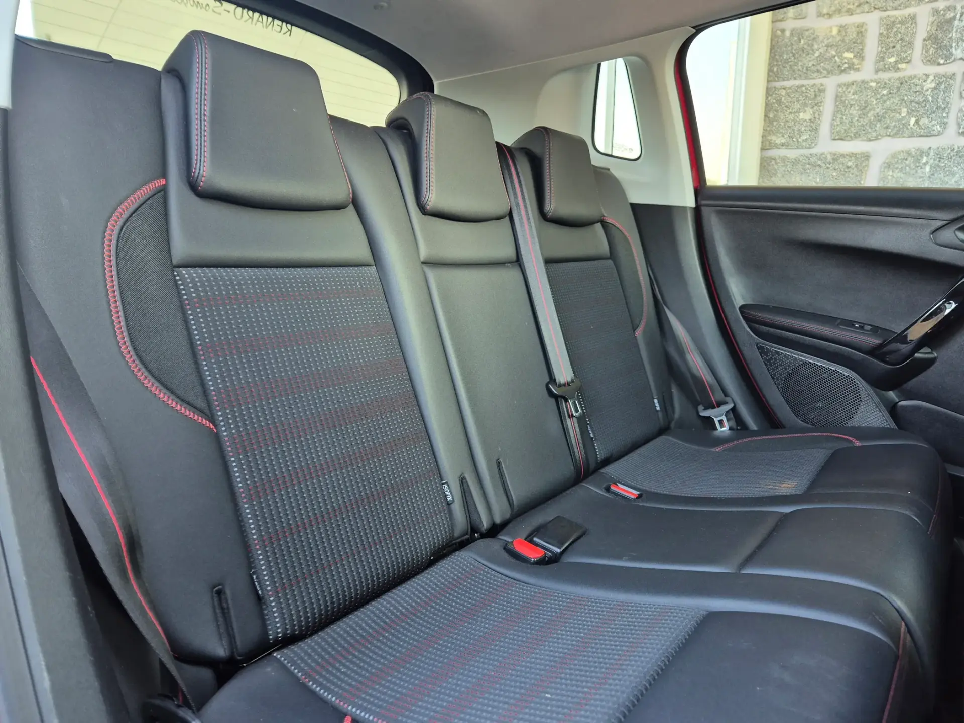 Peugeot 2008 Outro 9