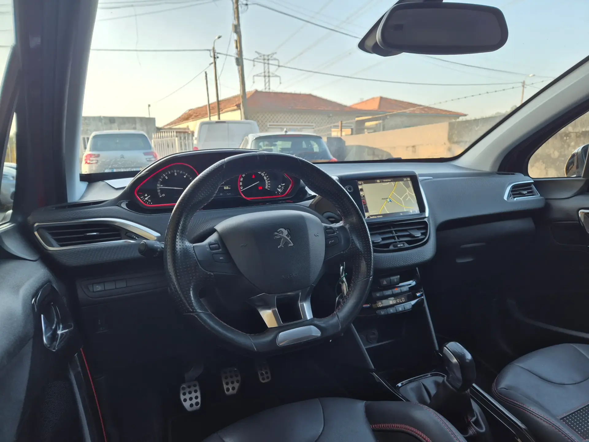 Peugeot 2008 Outro 16