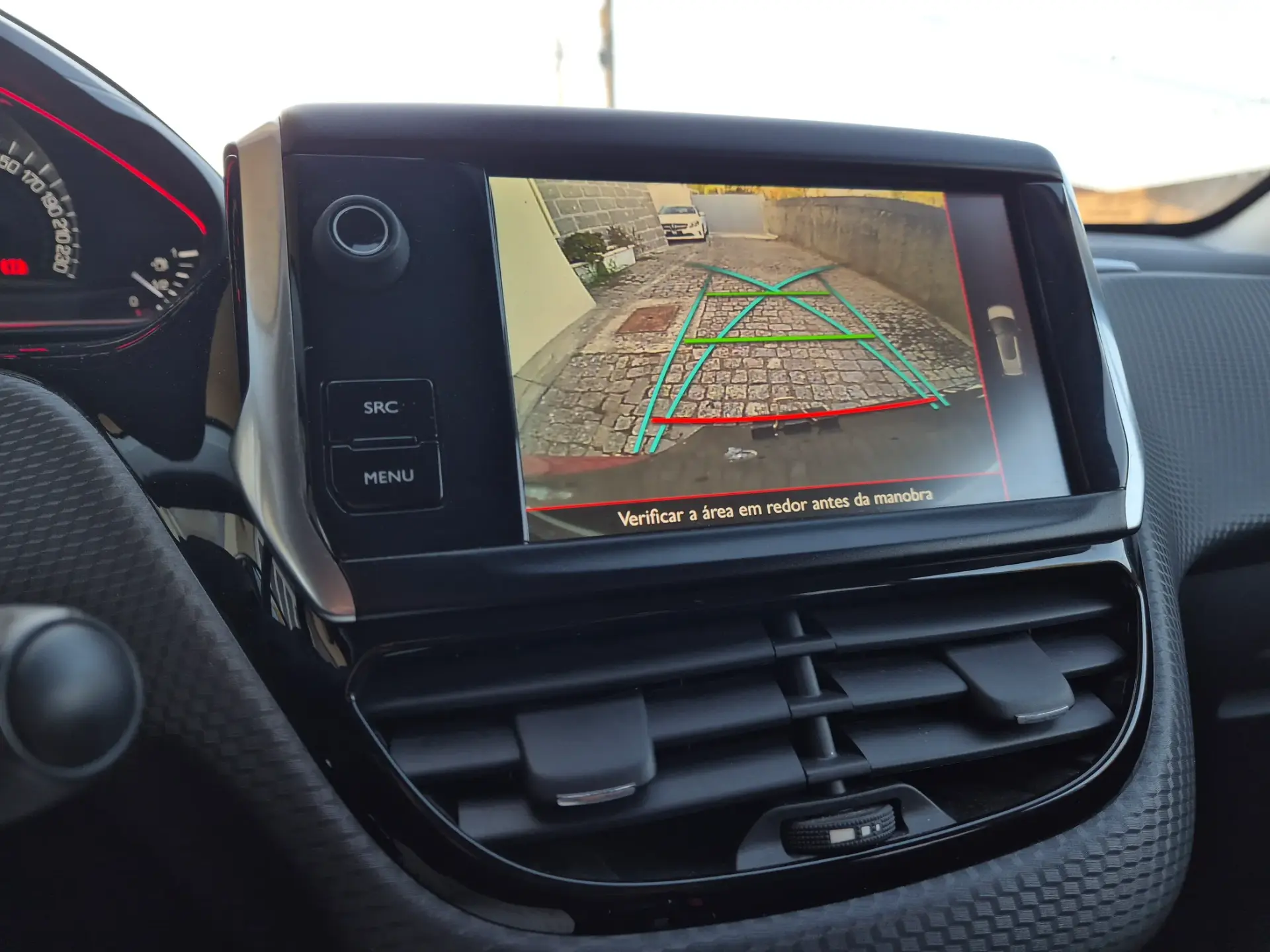 Peugeot 2008 Outro 29