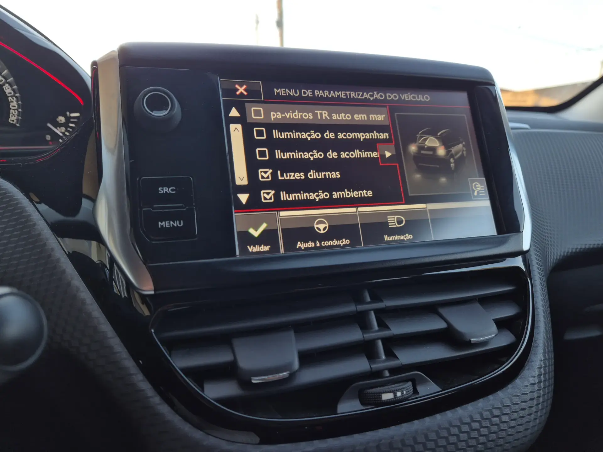 Peugeot 2008 Outro 30