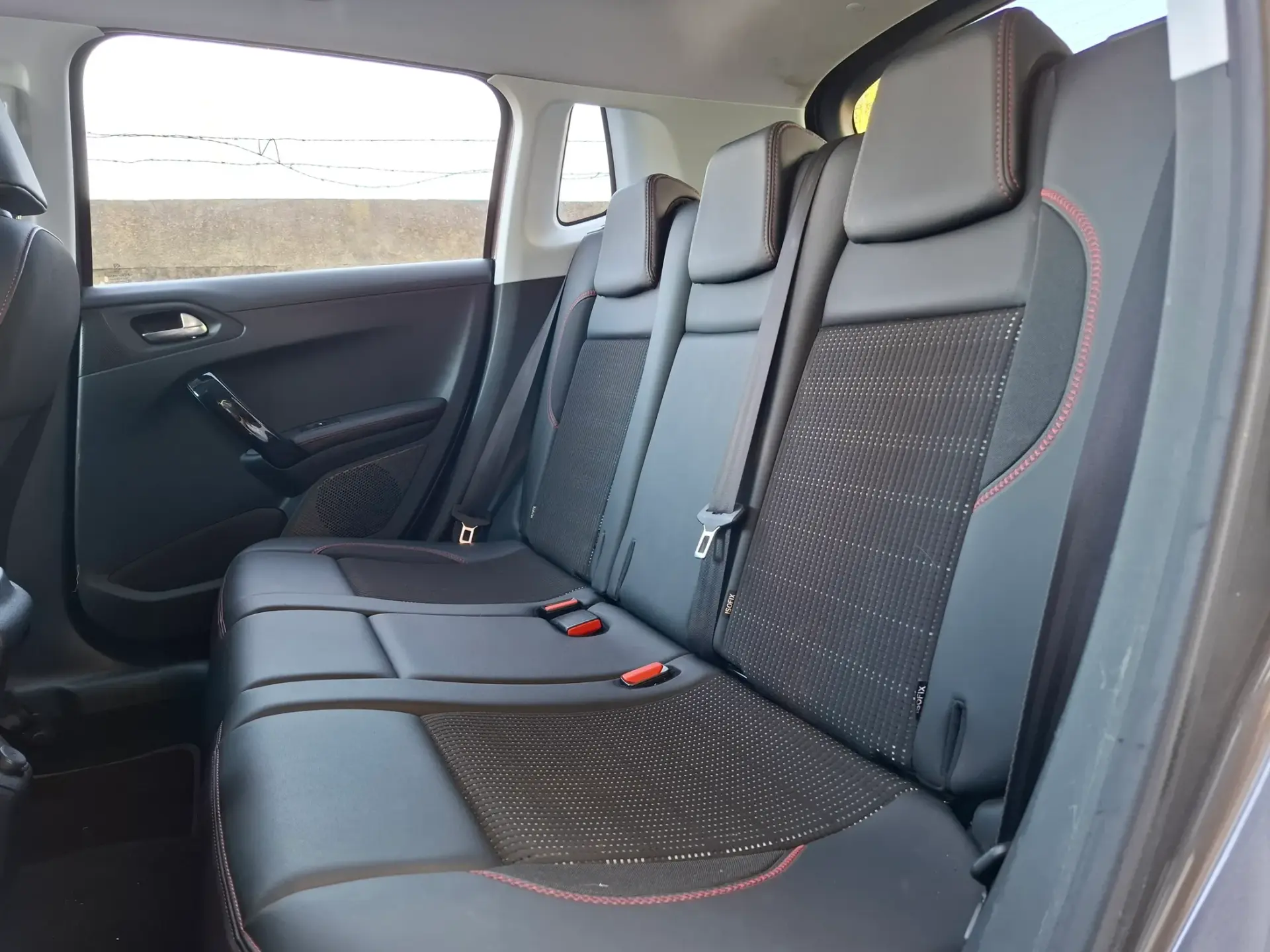 Peugeot 2008 1.5 BlueHDi GT Line EAT6 12