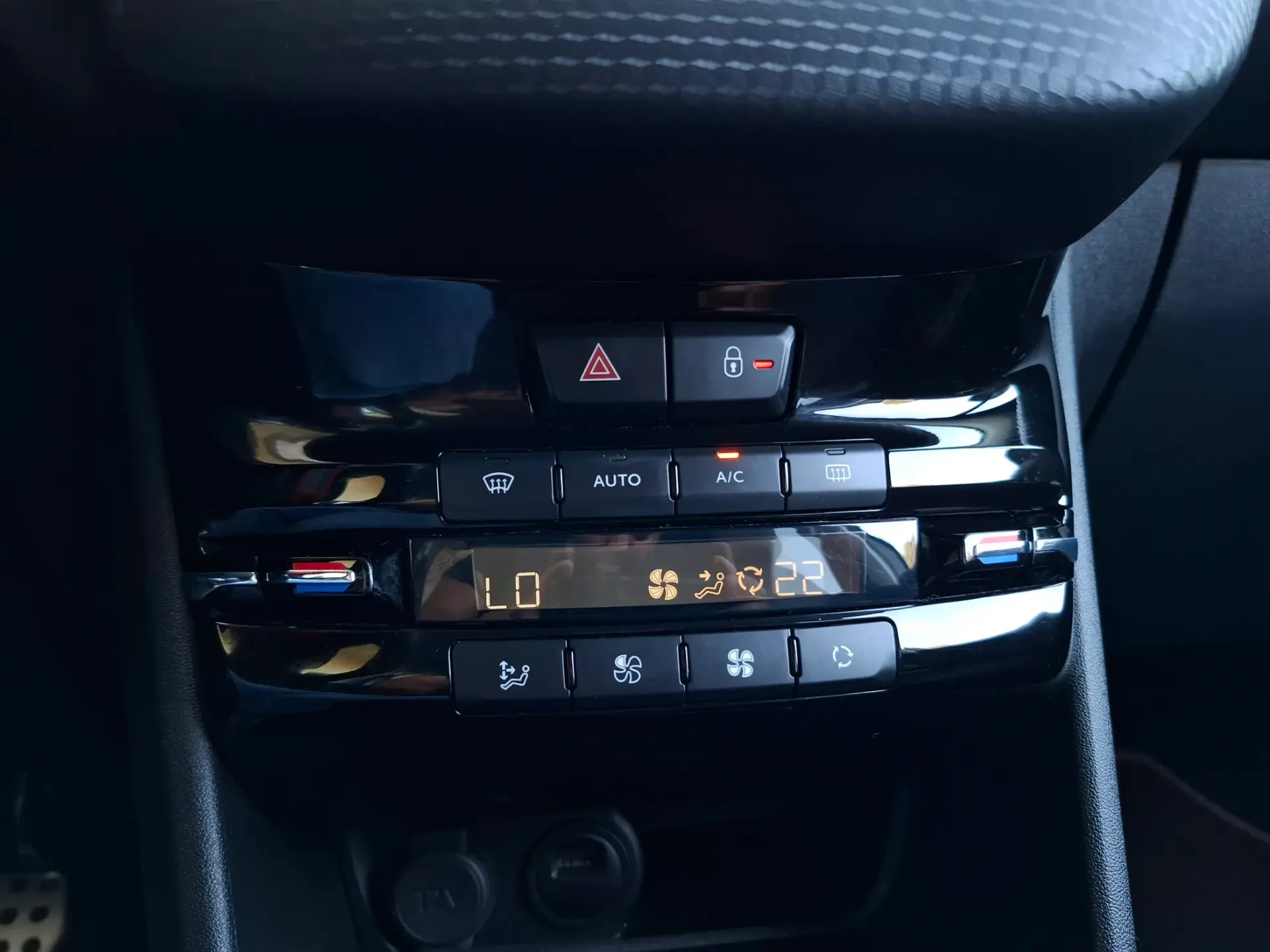 Peugeot 2008 1.5 BlueHDi GT Line EAT6 27