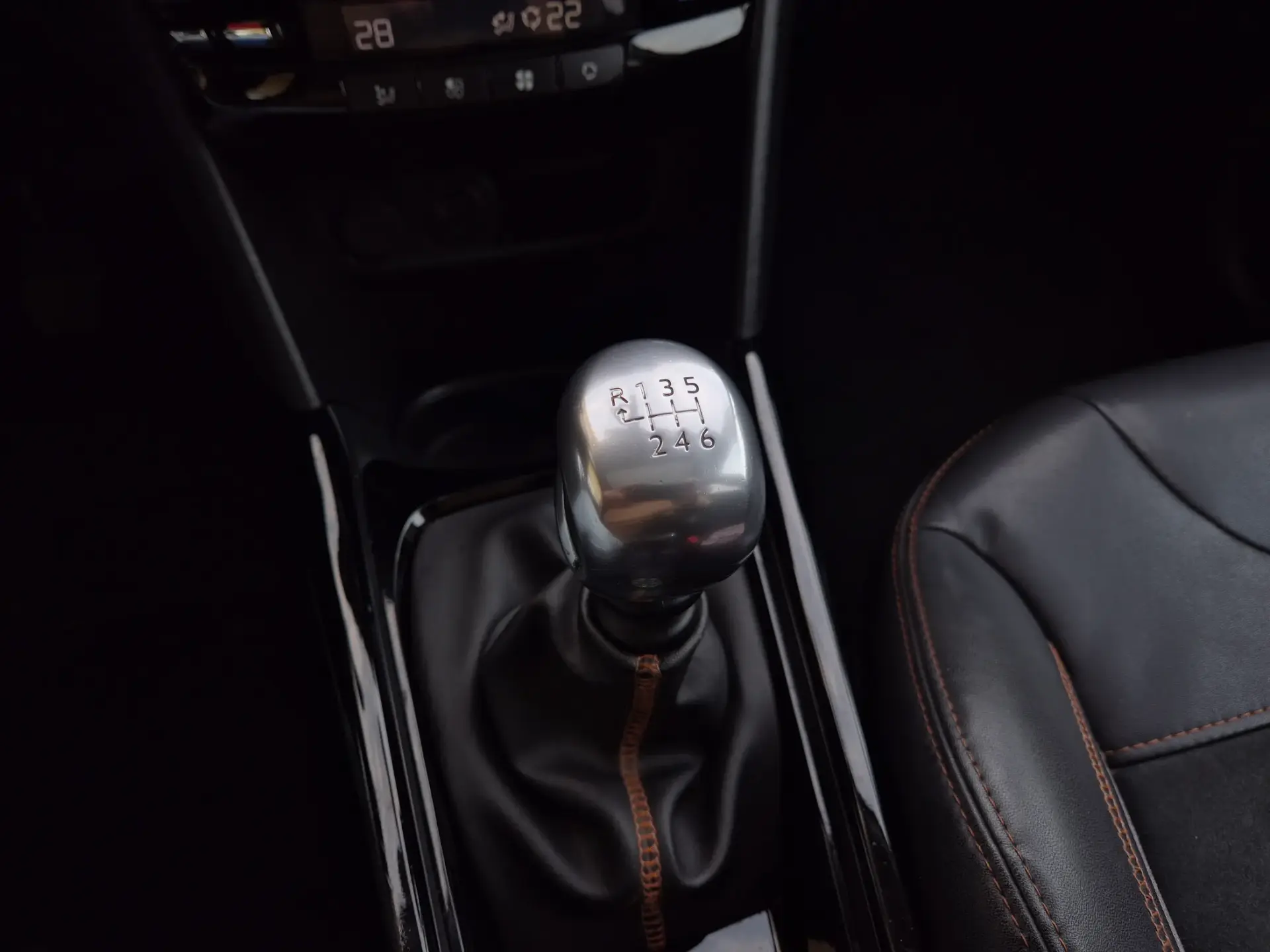 Peugeot 2008 1.6 BlueHDi Crossway 29