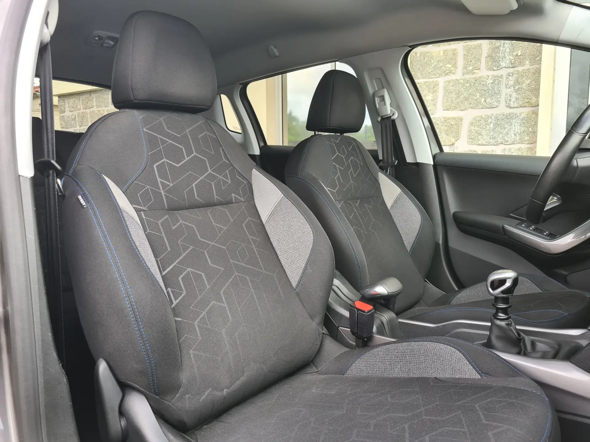Peugeot 2008 1.5 BlueHDi Signature 10