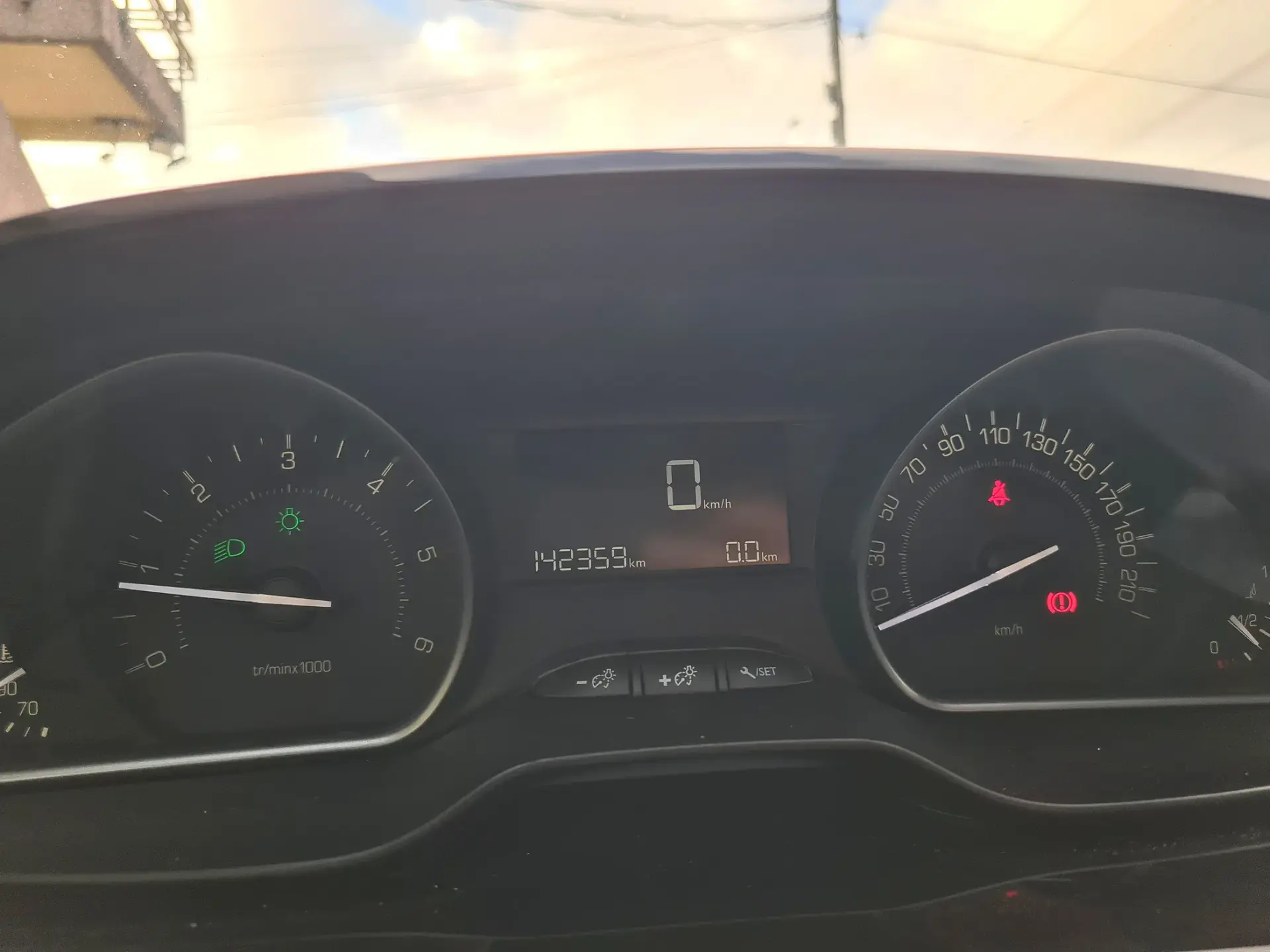 Peugeot 2008 1.5 BlueHDi Signature 18