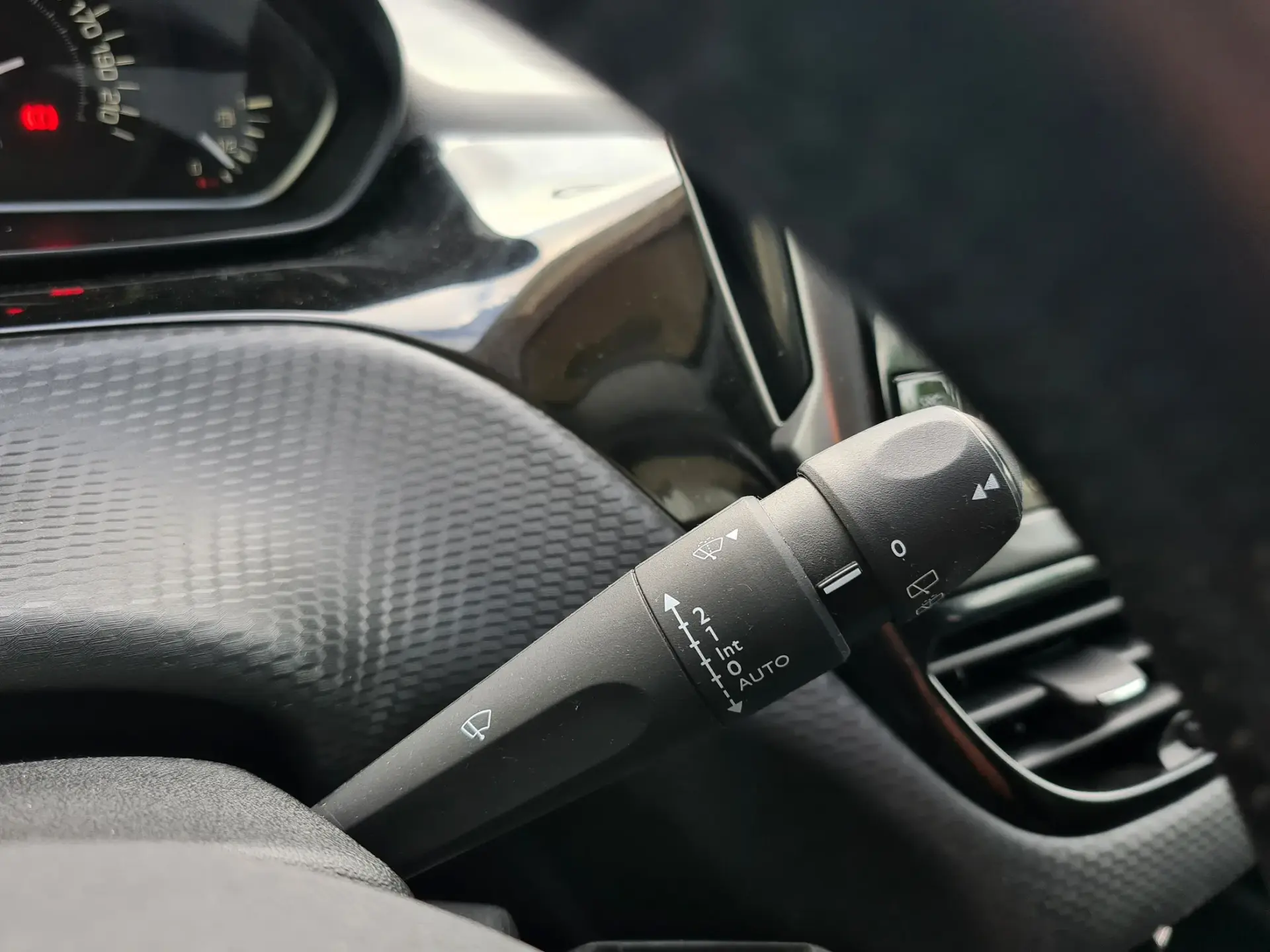 Peugeot 2008 1.5 BlueHDi Signature 20