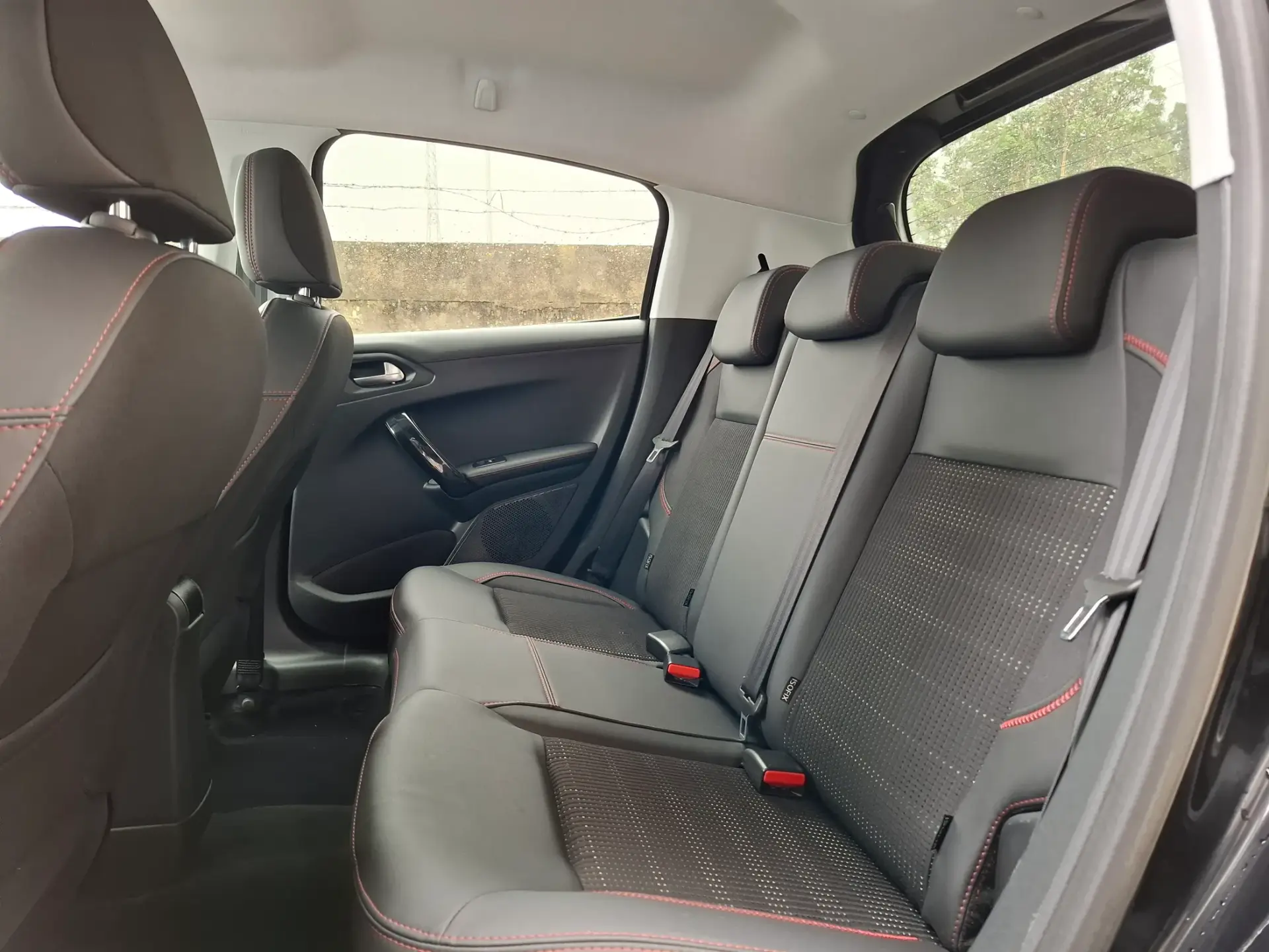 Peugeot 208 1.2 PureTech GT Line 13