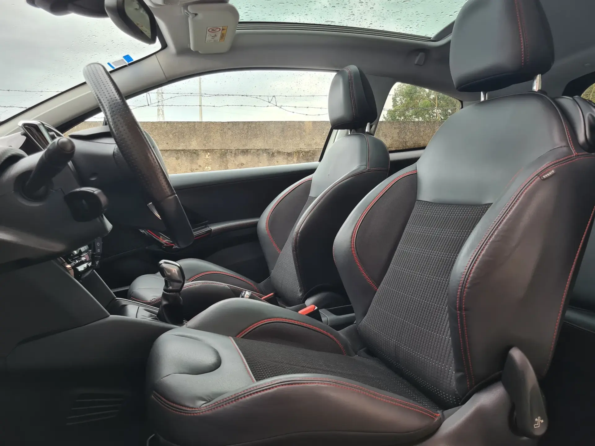 Peugeot 208 1.2 PureTech GT Line 14