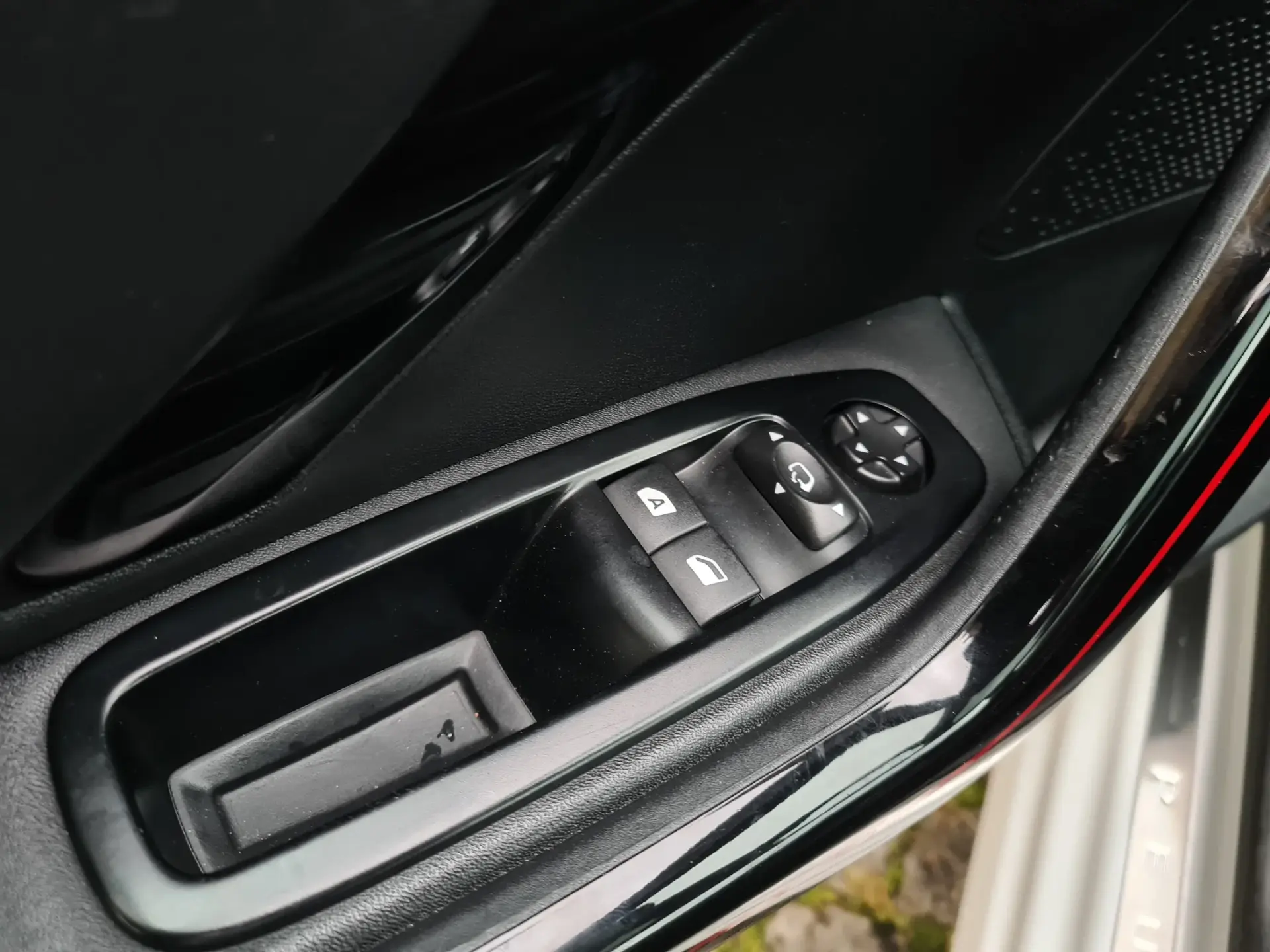 Peugeot 208 1.2 PureTech GT Line 29