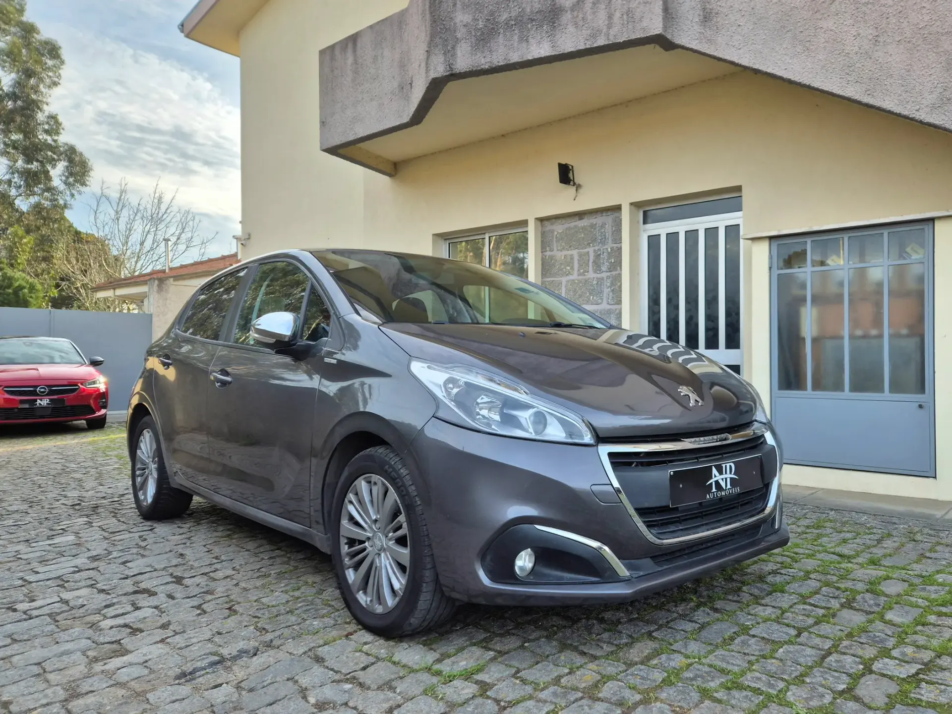 Peugeot 208 1.6 BlueHDi Style 4