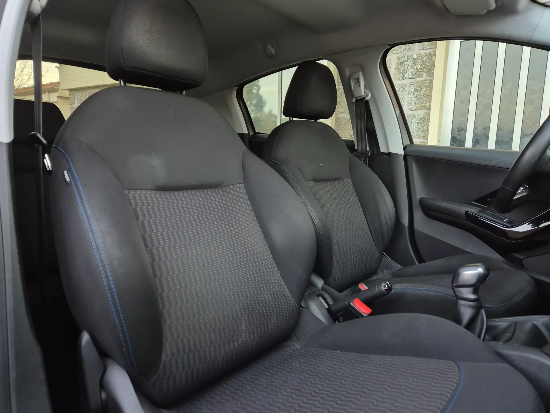 Peugeot 208 1.6 BlueHDi Style 9