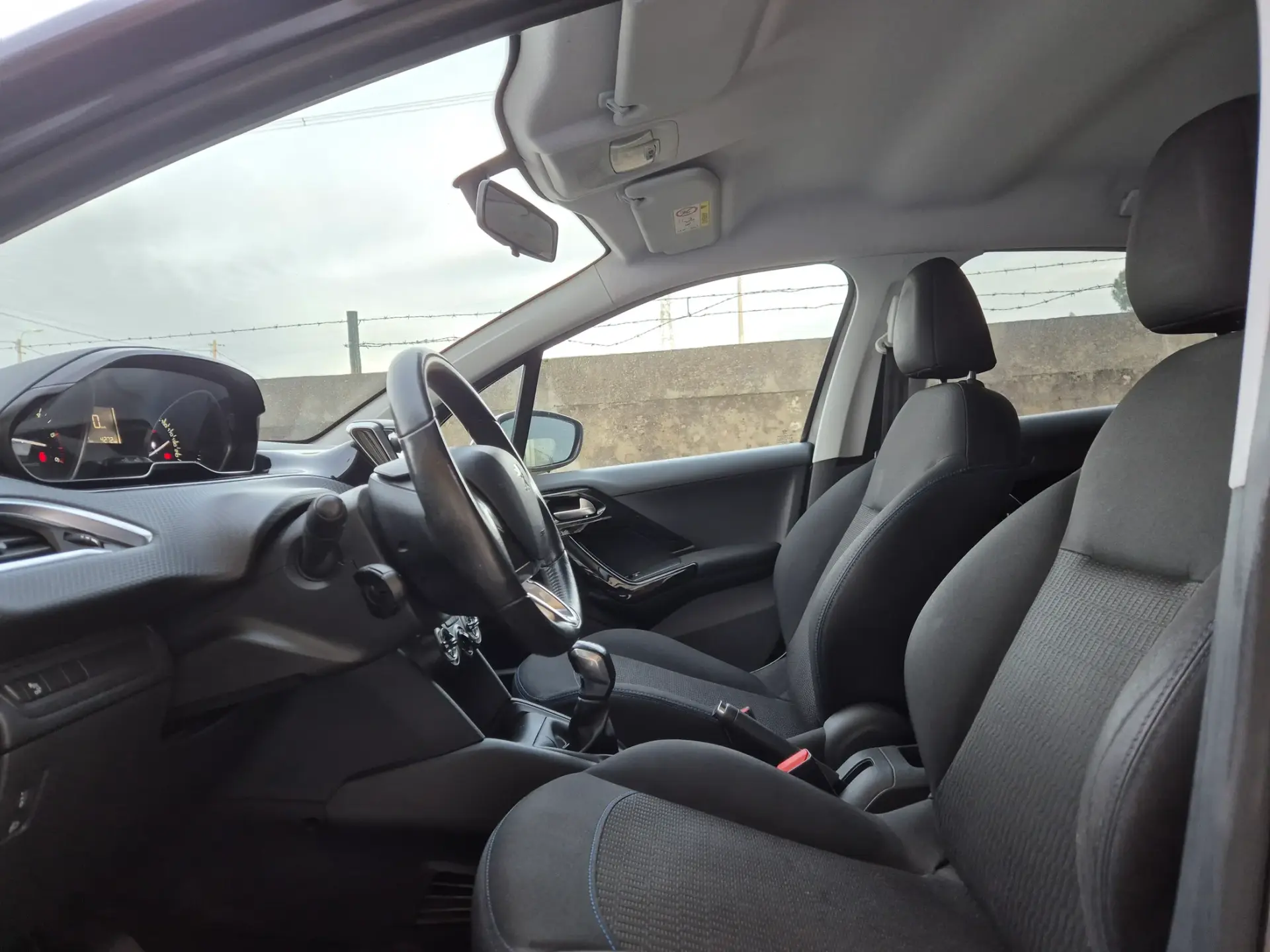 Peugeot 208 1.6 BlueHDi Style 12