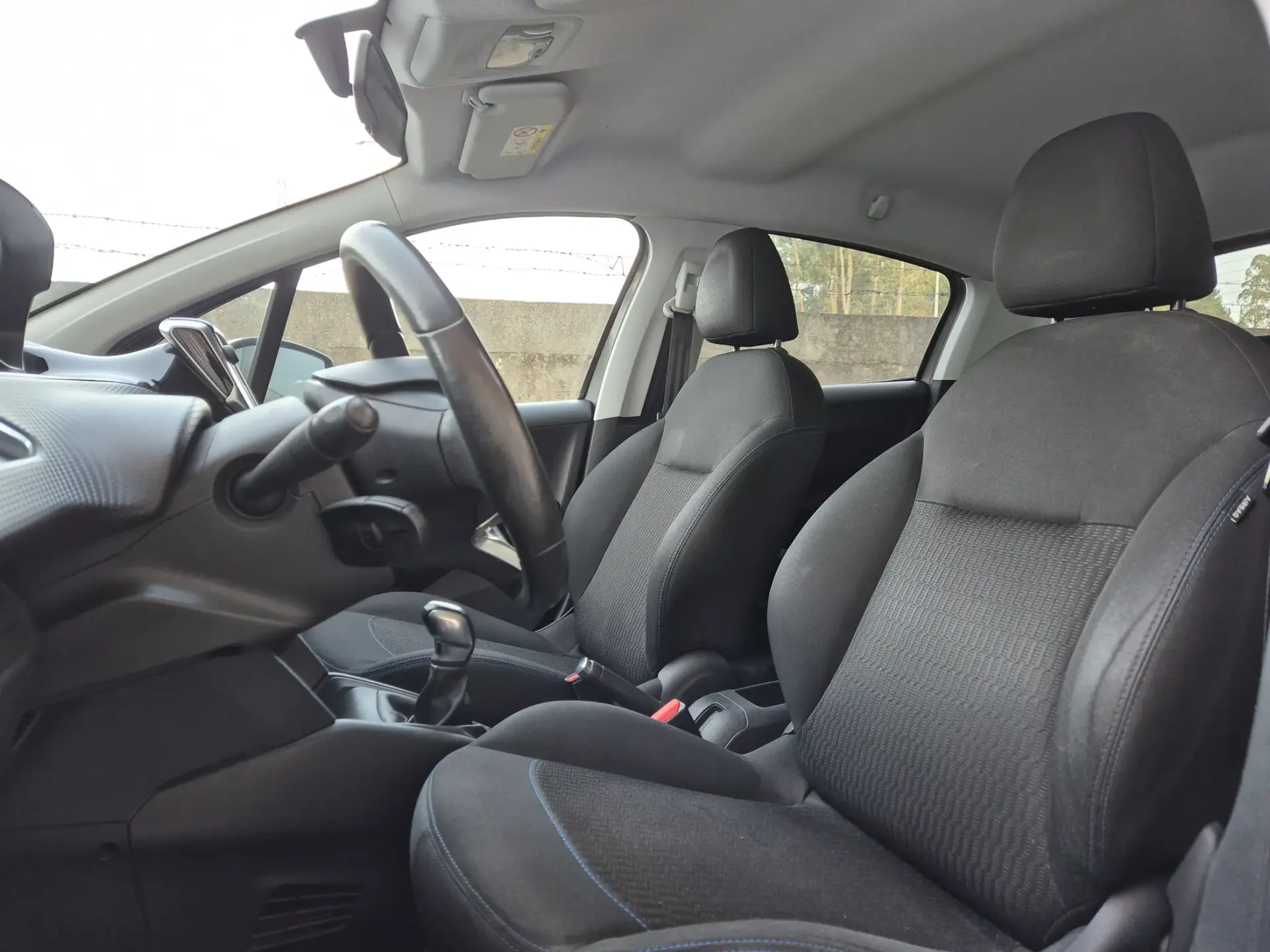 Peugeot 208 1.6 BlueHDi Style 13