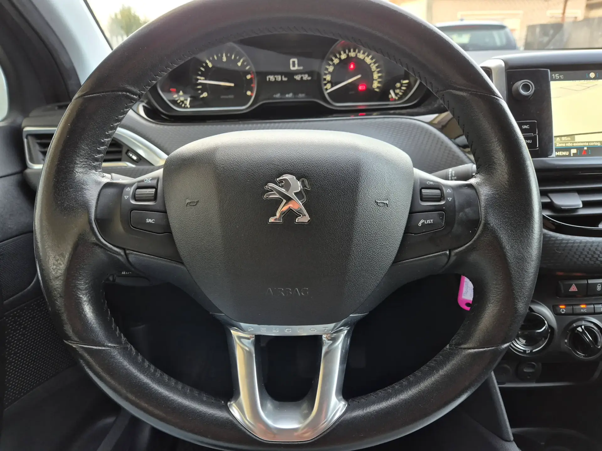 Peugeot 208 1.6 BlueHDi Style 17