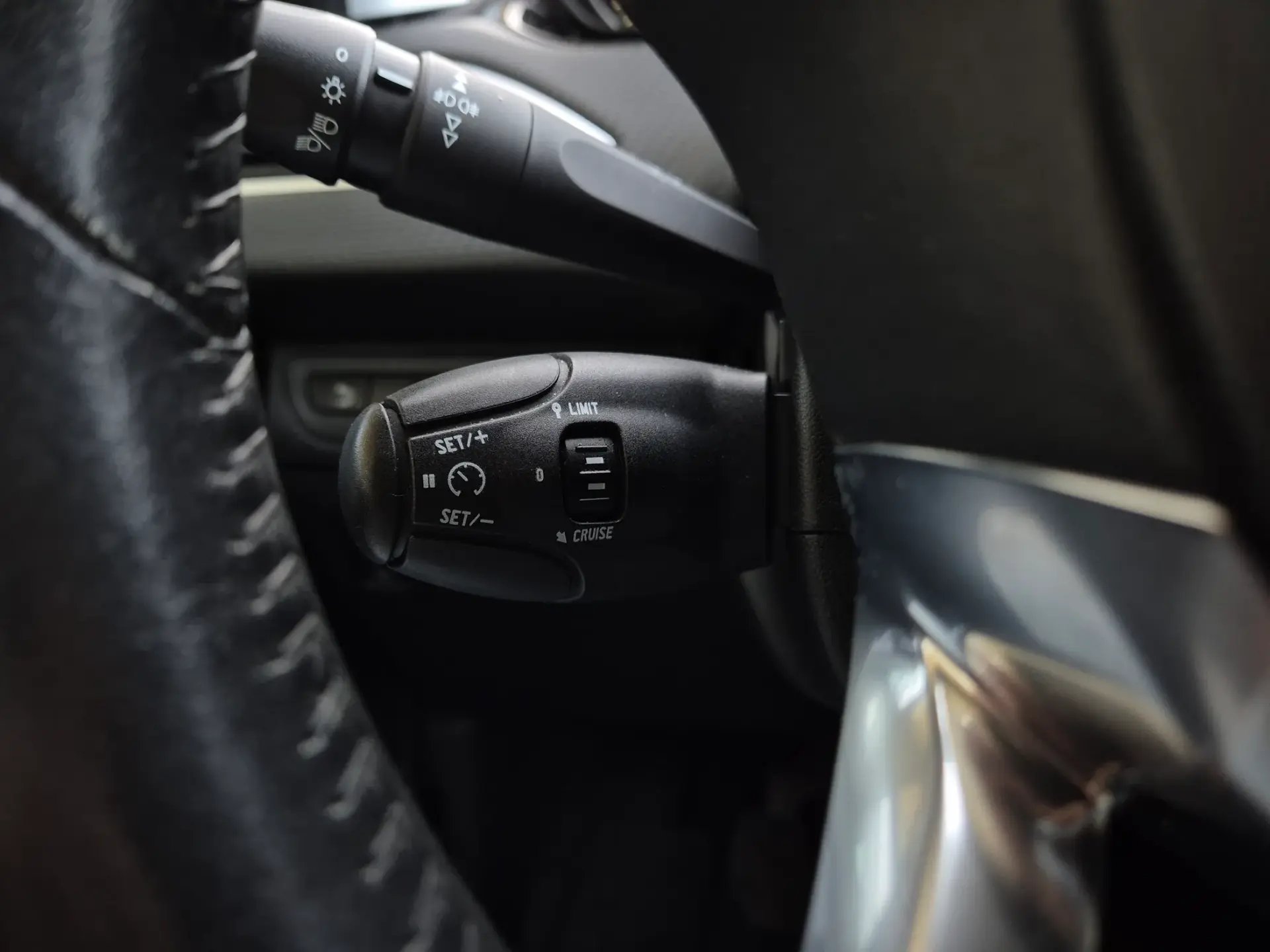 Peugeot 208 1.6 BlueHDi Style 19
