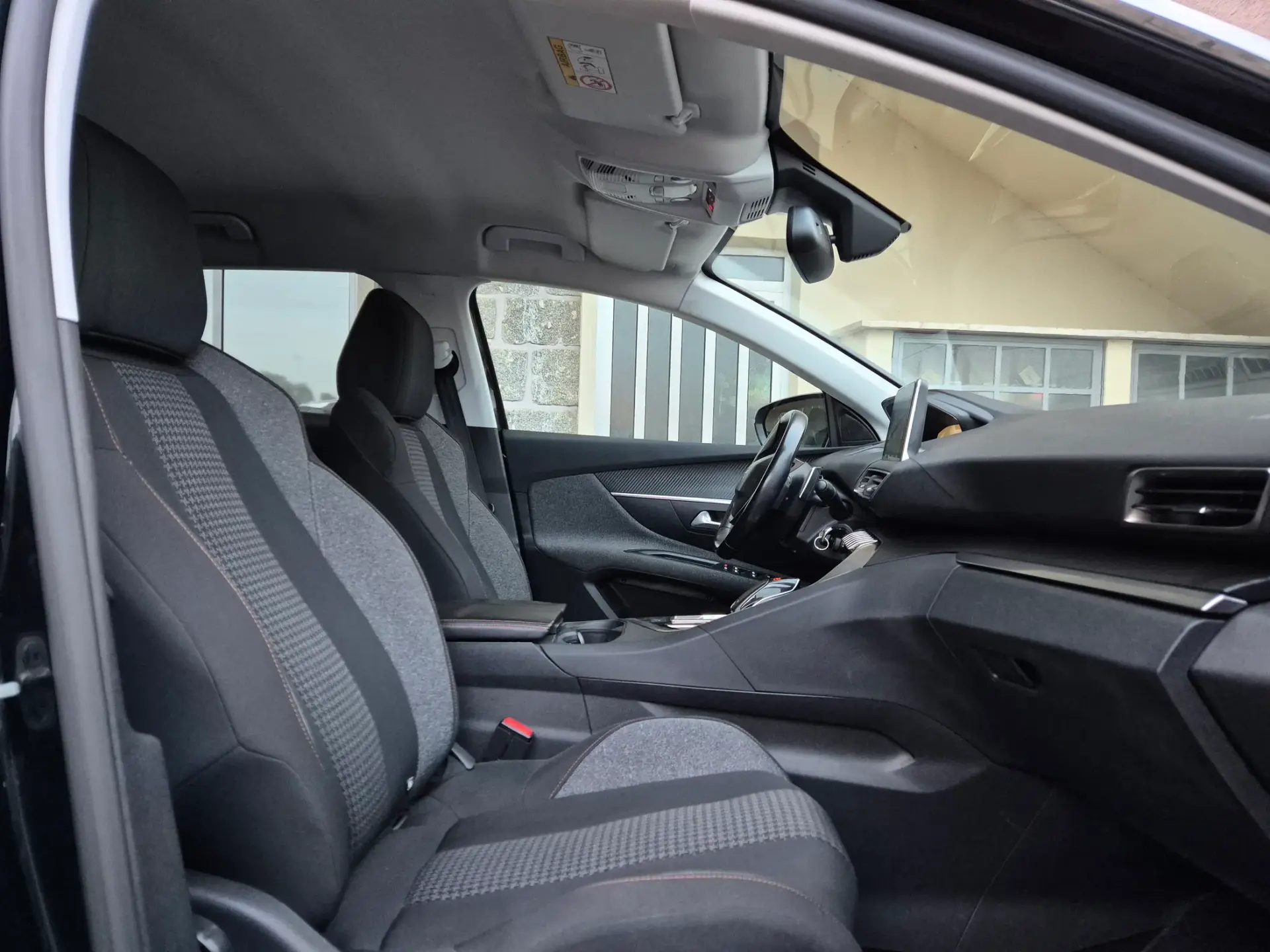 Peugeot 3008 1.5 BlueHDi Allure EAT8 10