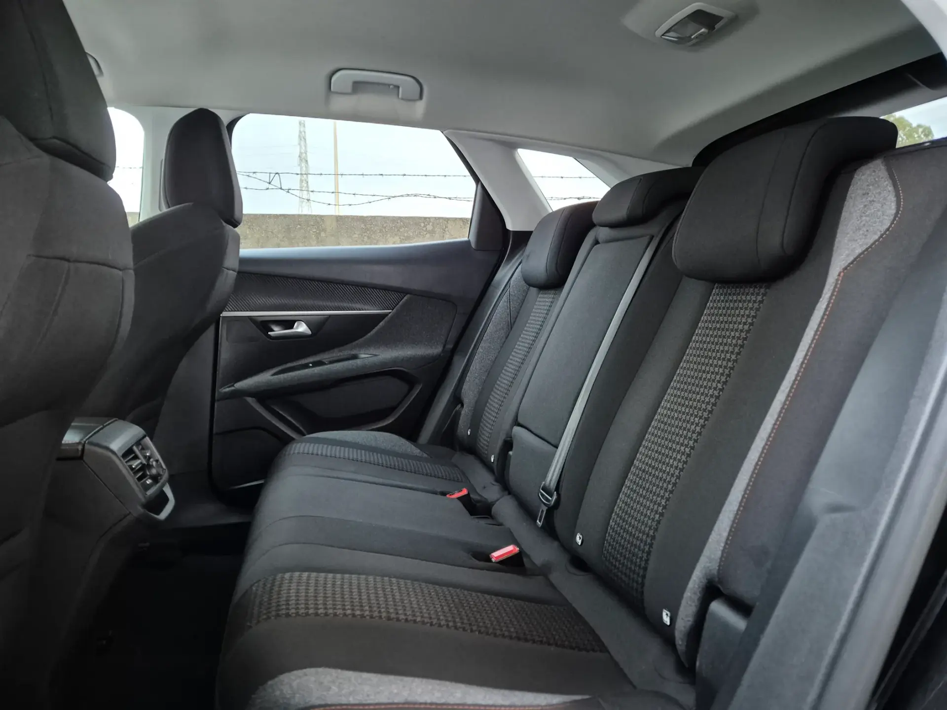 Peugeot 3008 1.5 BlueHDi Allure EAT8 12