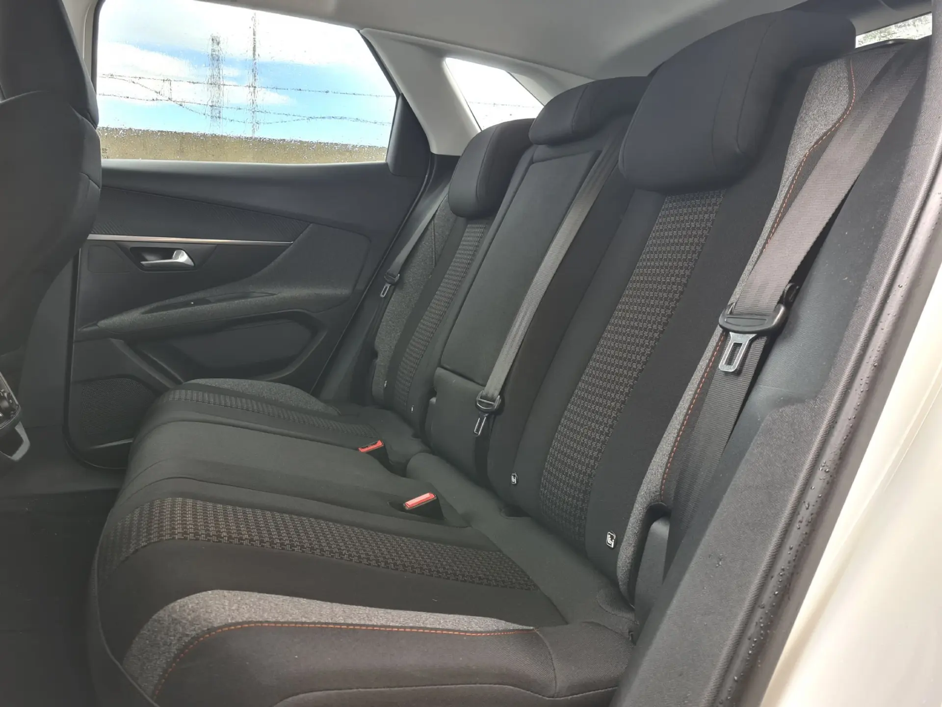 Peugeot 3008 1.6 BlueHDi Allure EAT6 12