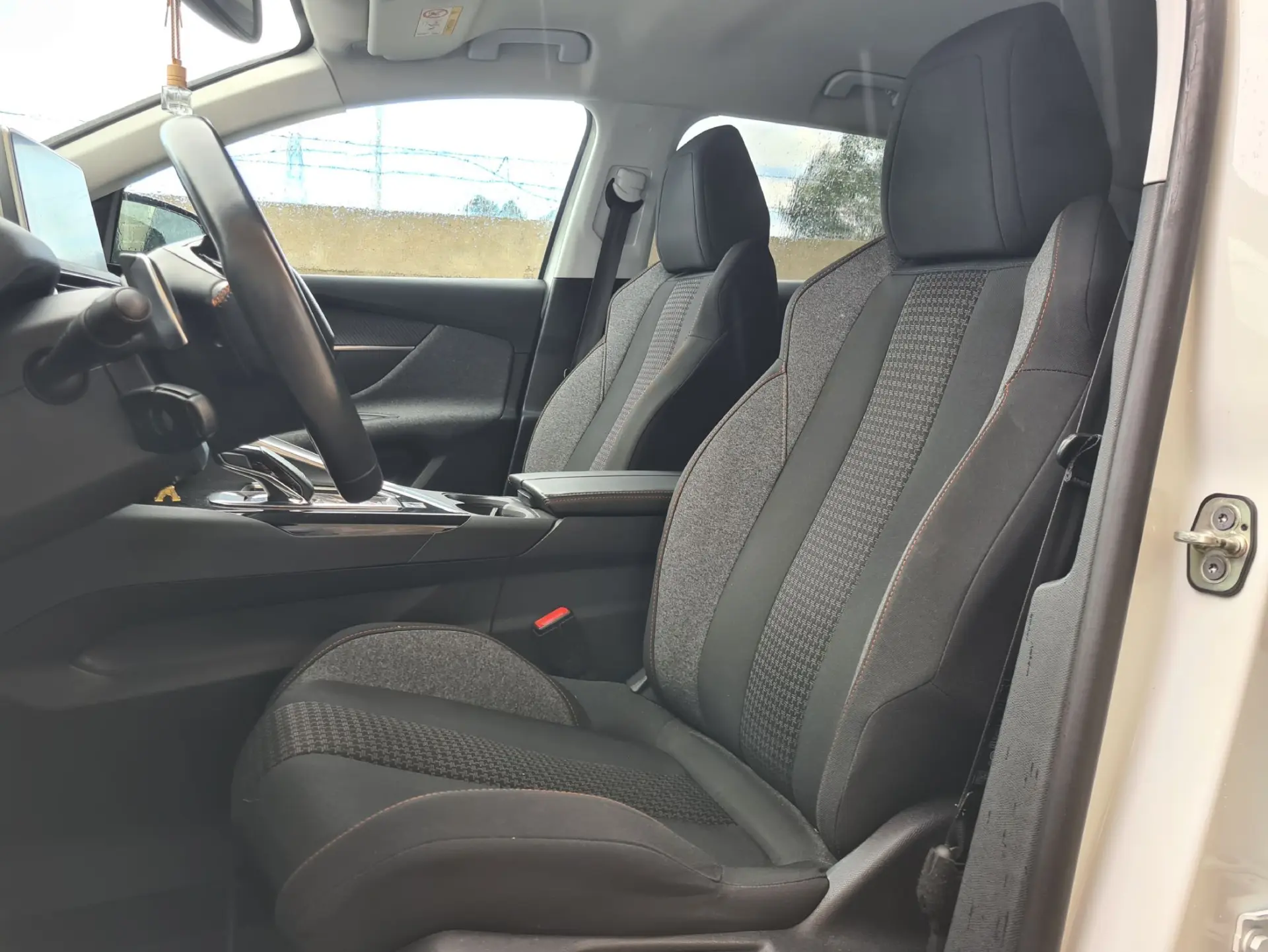 Peugeot 3008 1.6 BlueHDi Allure EAT6 13